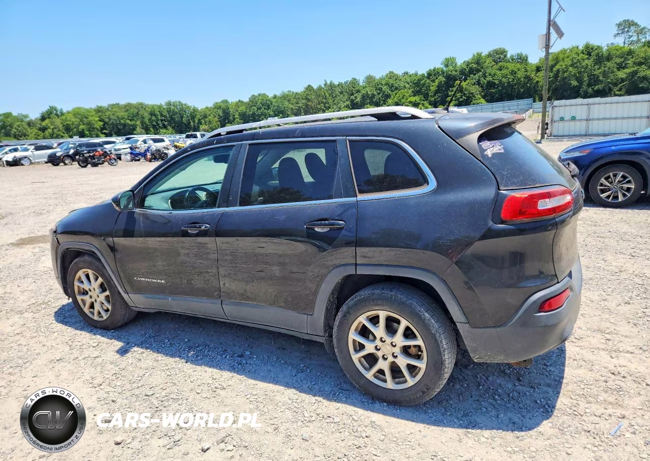2015 Jeep Cherokee Latitude VIN:1C4PJLCB3FW761136 - 2
