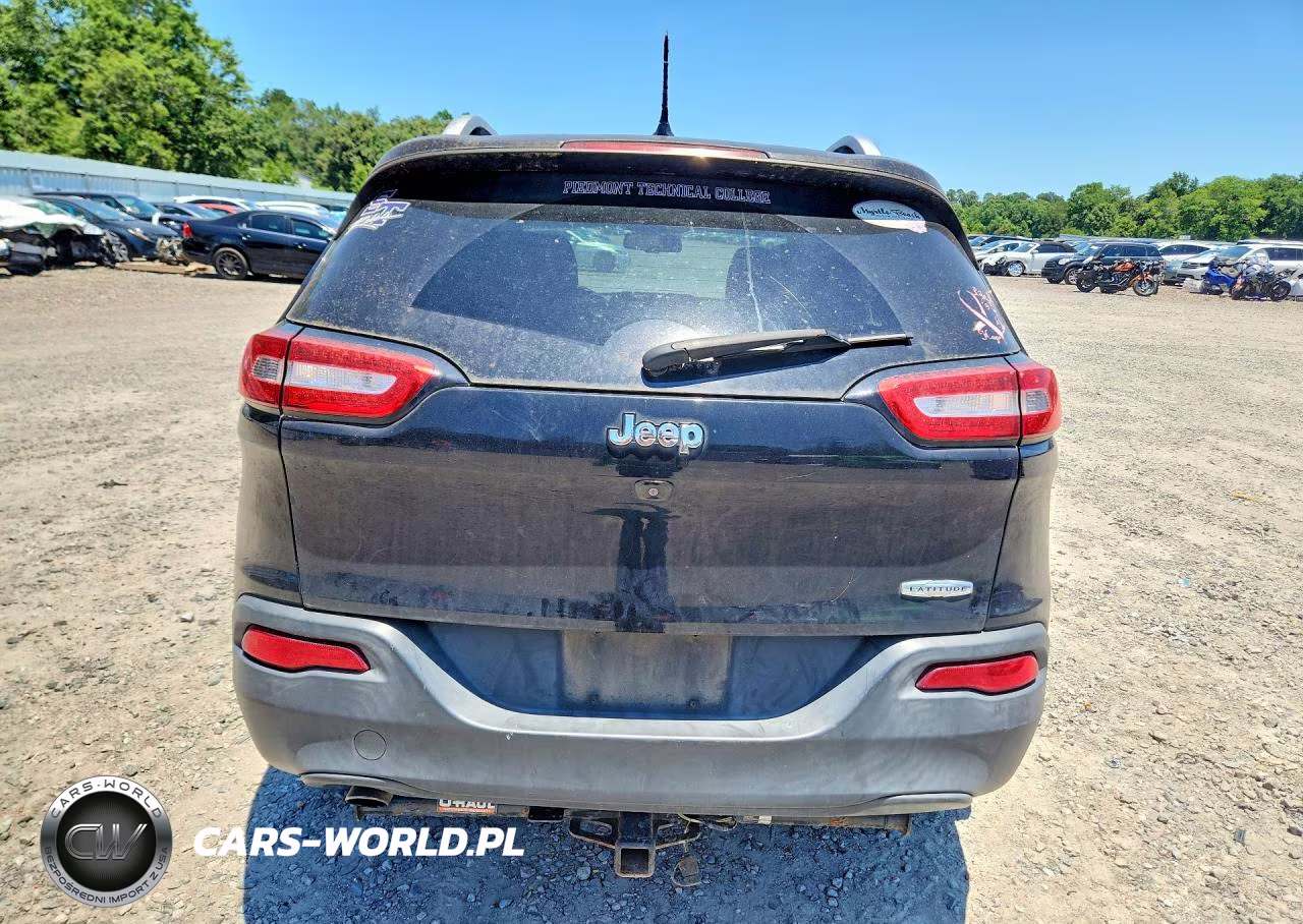 2015 Jeep Cherokee Latitude VIN:1C4PJLCB3FW761136 - 6