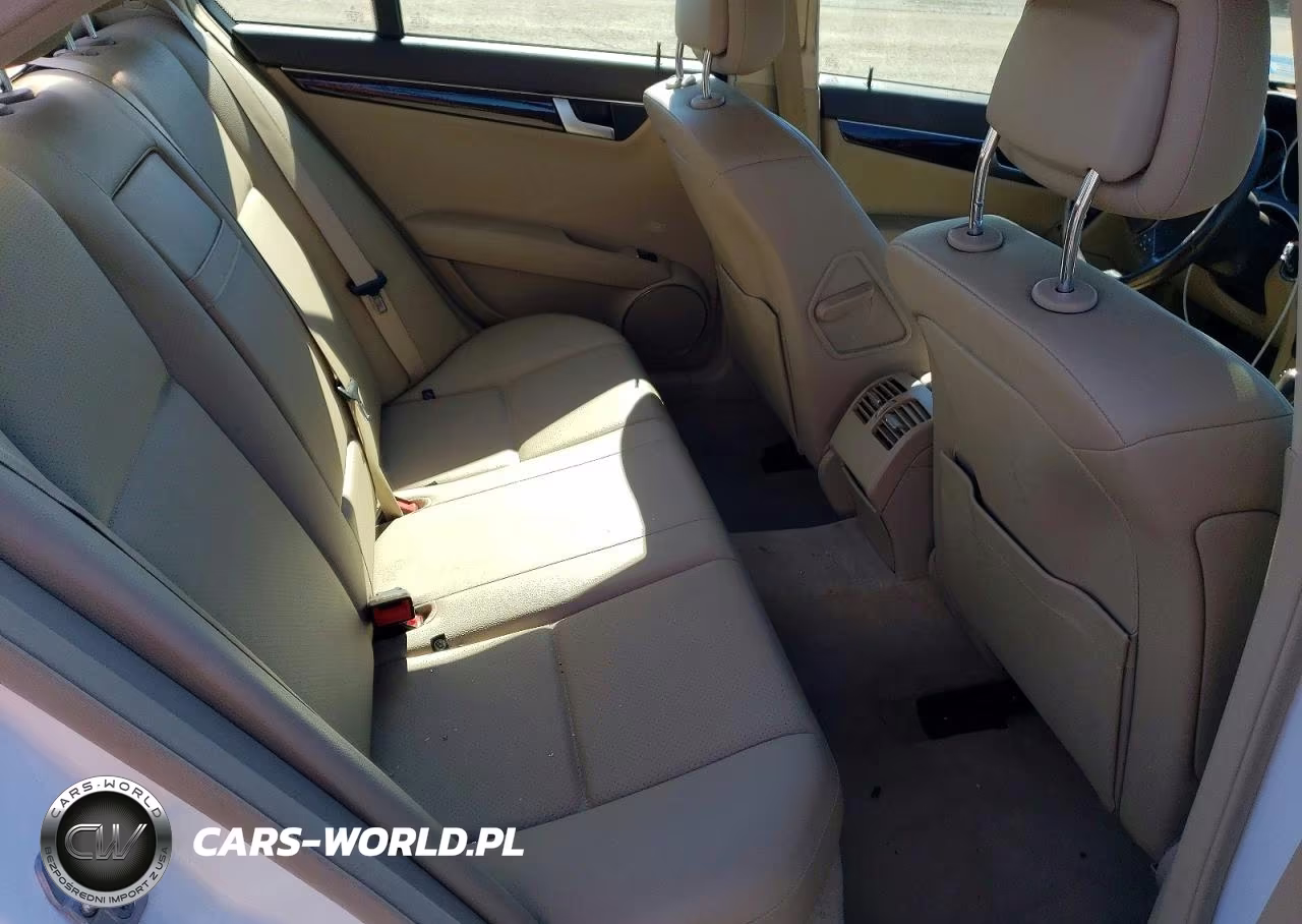 2013 Mercedes-Benz C 300 4Matic VIN:WDDGF8AB2DG136581 - 10