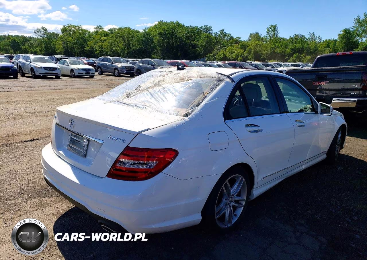 2013 Mercedes-Benz C 300 4Matic VIN:WDDGF8AB2DG136581 - 3