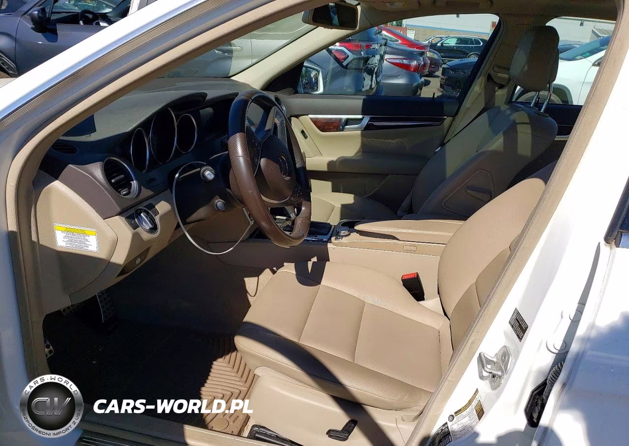 2013 Mercedes-Benz C 300 4Matic VIN:WDDGF8AB2DG136581 - 7