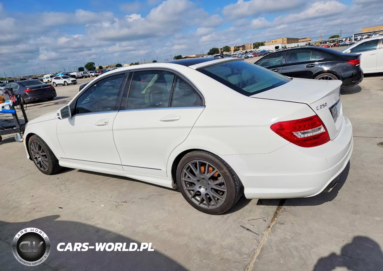 2014 Mercedes-Benz C 250 VIN:WDDGF4HB2EG210985 - 2