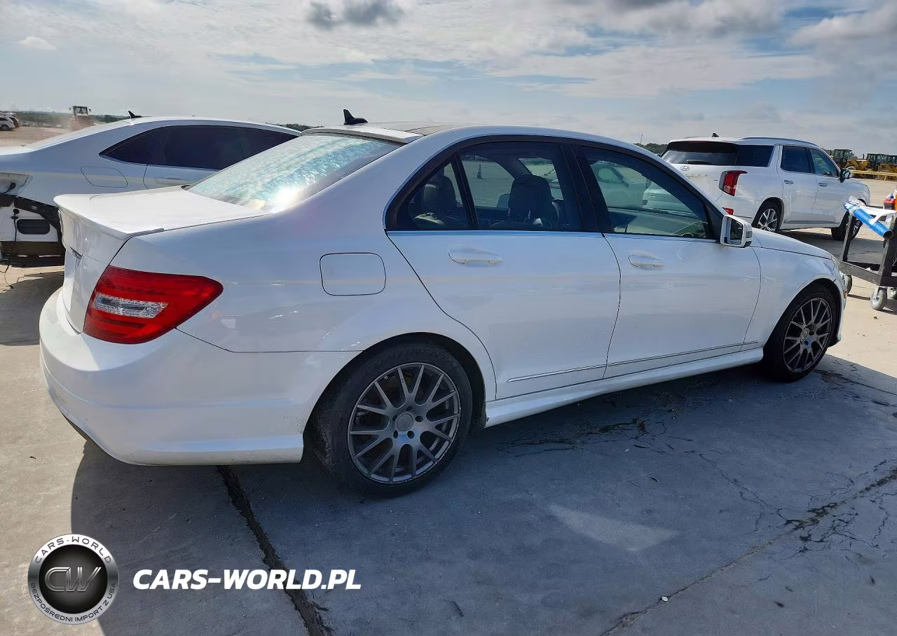 2014 Mercedes-Benz C 250 VIN:WDDGF4HB2EG210985 - 3