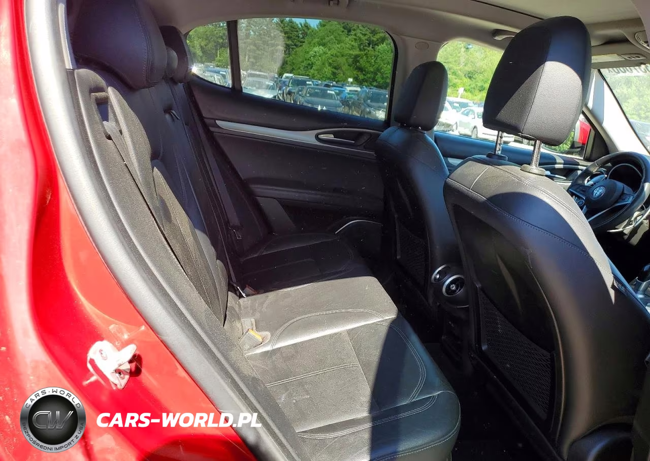 2018 Alfa Romeo Stelvio Sport VIN:ZASFAKPN4J7B70852 - 11