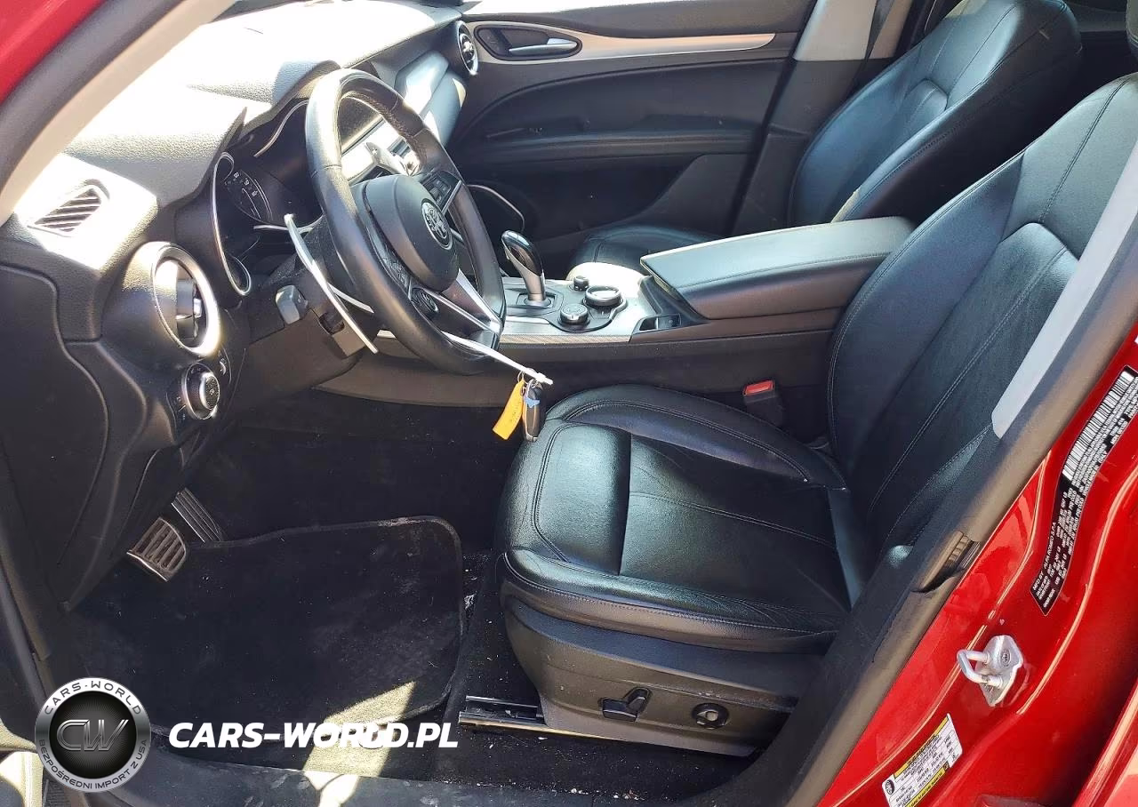 2018 Alfa Romeo Stelvio Sport VIN:ZASFAKPN4J7B70852 - 7