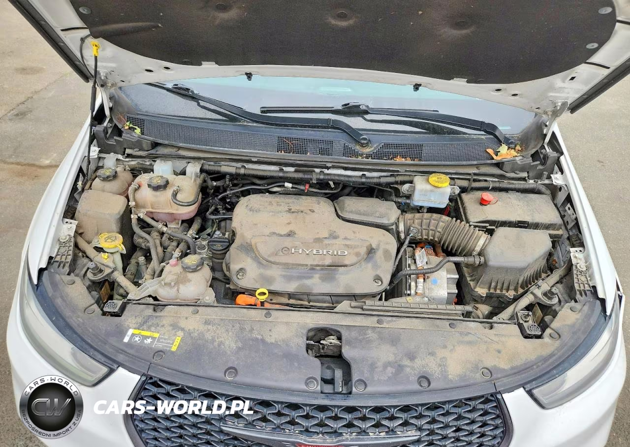 2021 Chrysler Pacifica Hybrid Limited VIN:2C4RC1S7XMR568850 - 12