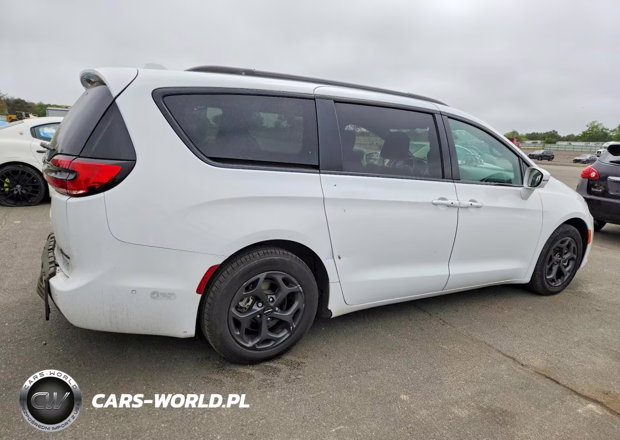 2021 Chrysler Pacifica Hybrid Limited VIN:2C4RC1S7XMR568850 - 3