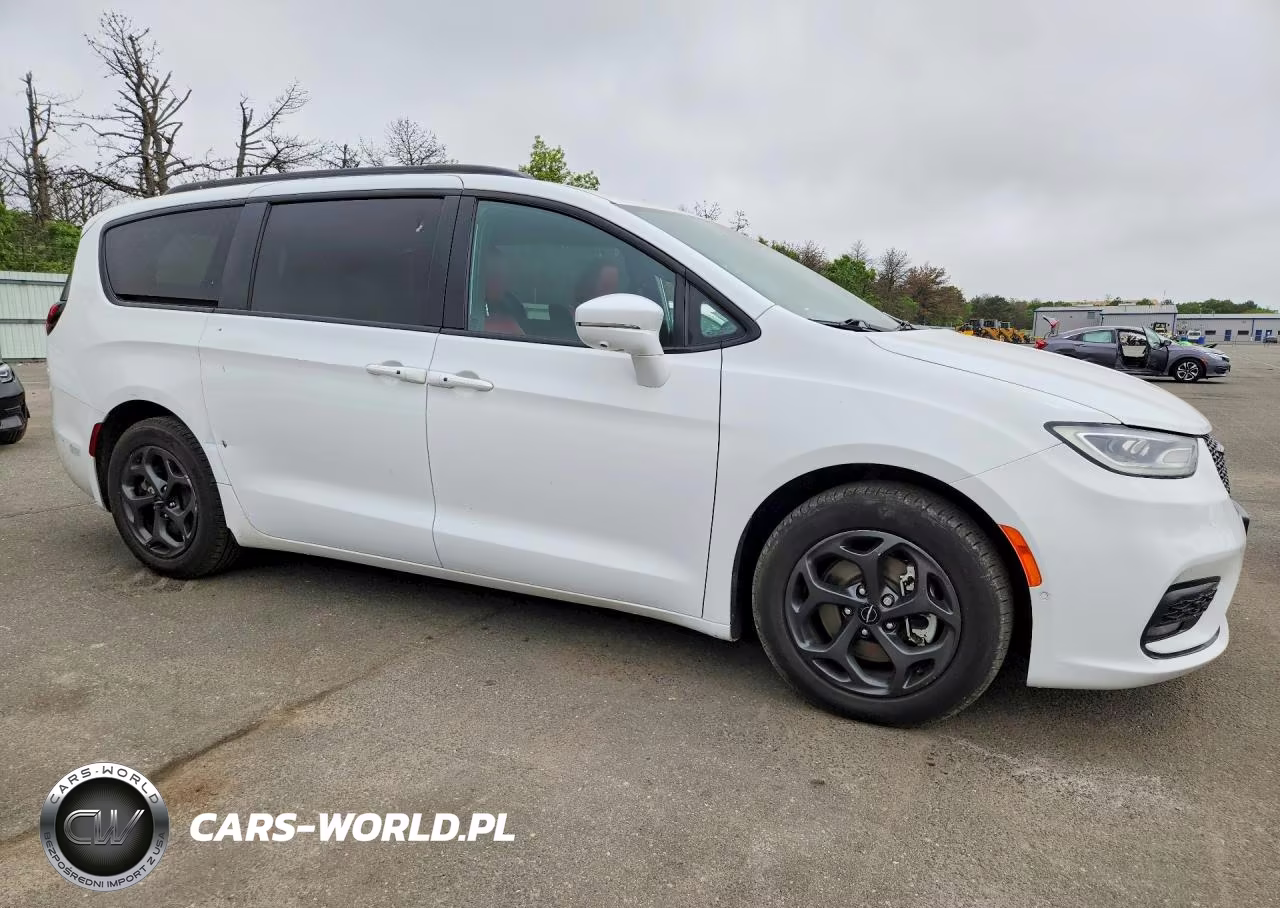 2021 Chrysler Pacifica Hybrid Limited VIN:2C4RC1S7XMR568850 - 4