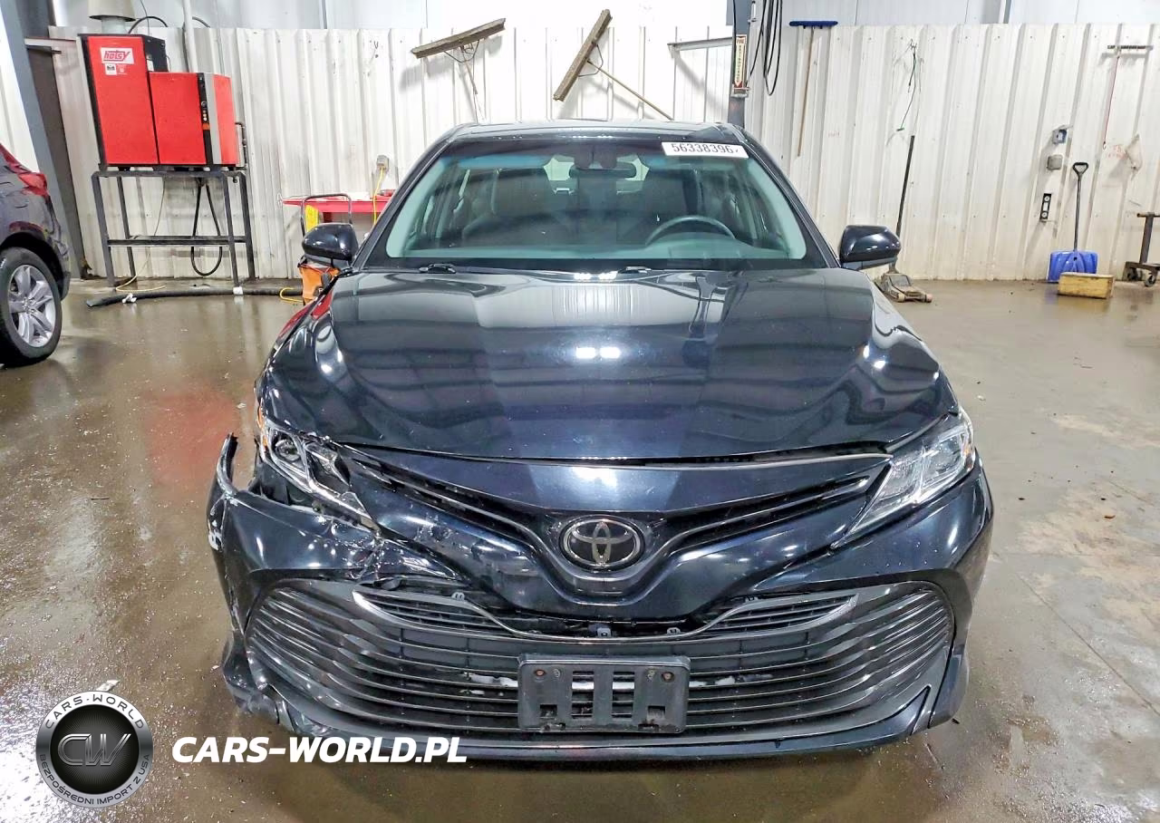 2018 Toyota Camry Le VIN:4T1B11HK3JU098142 - 5