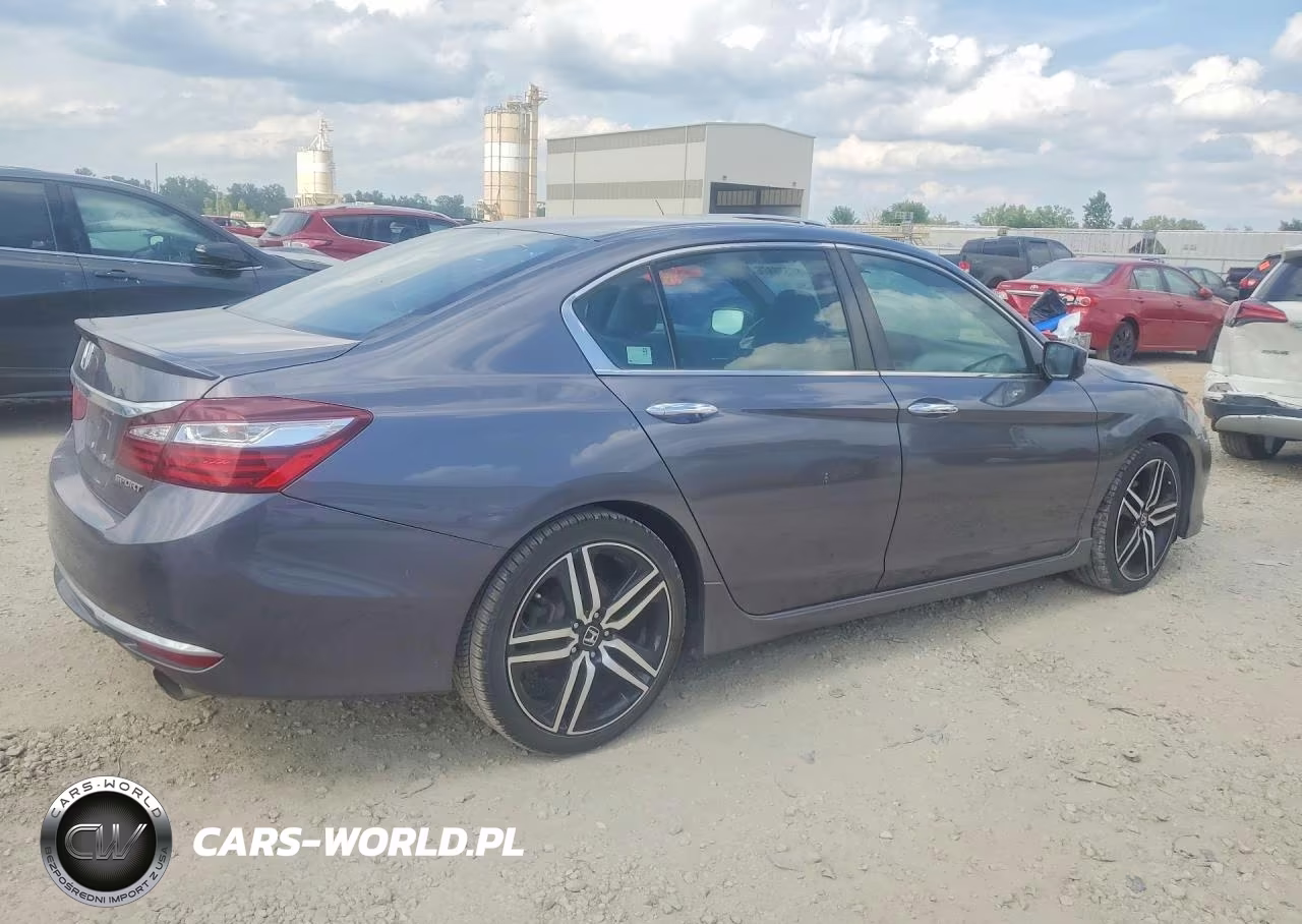 2017 Honda Accord Sport VIN:1HGCR2F52HA136896 - 3