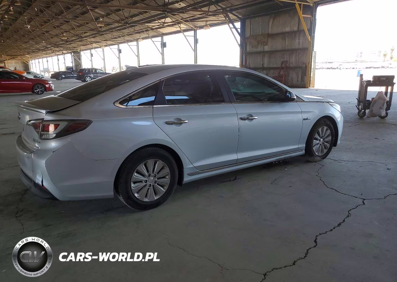 2017 Hyundai Sonata Hybrid Se VIN:KMHE24L17HA051105 - 3