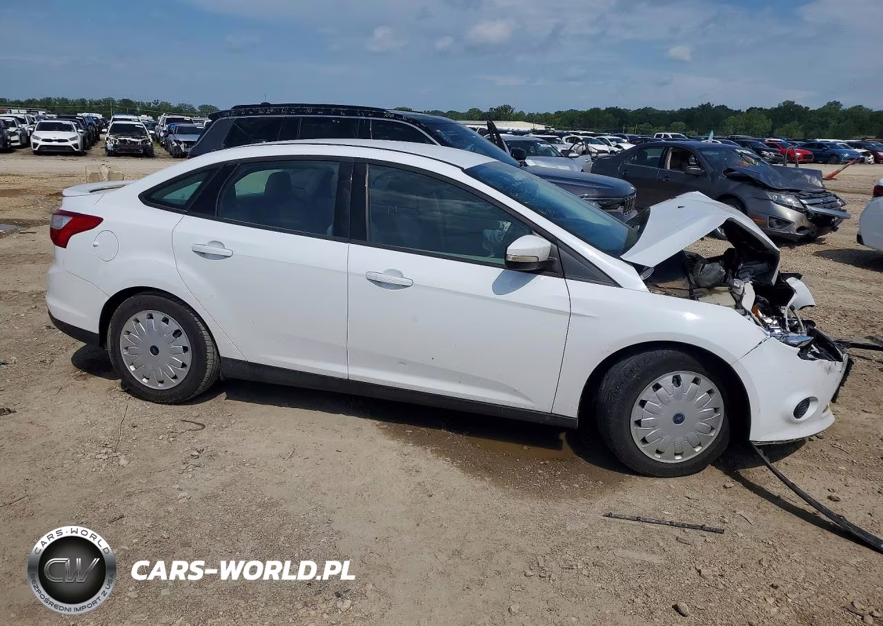 2014 Ford Focus Se VIN:1FADP3F25EL112358 - 4