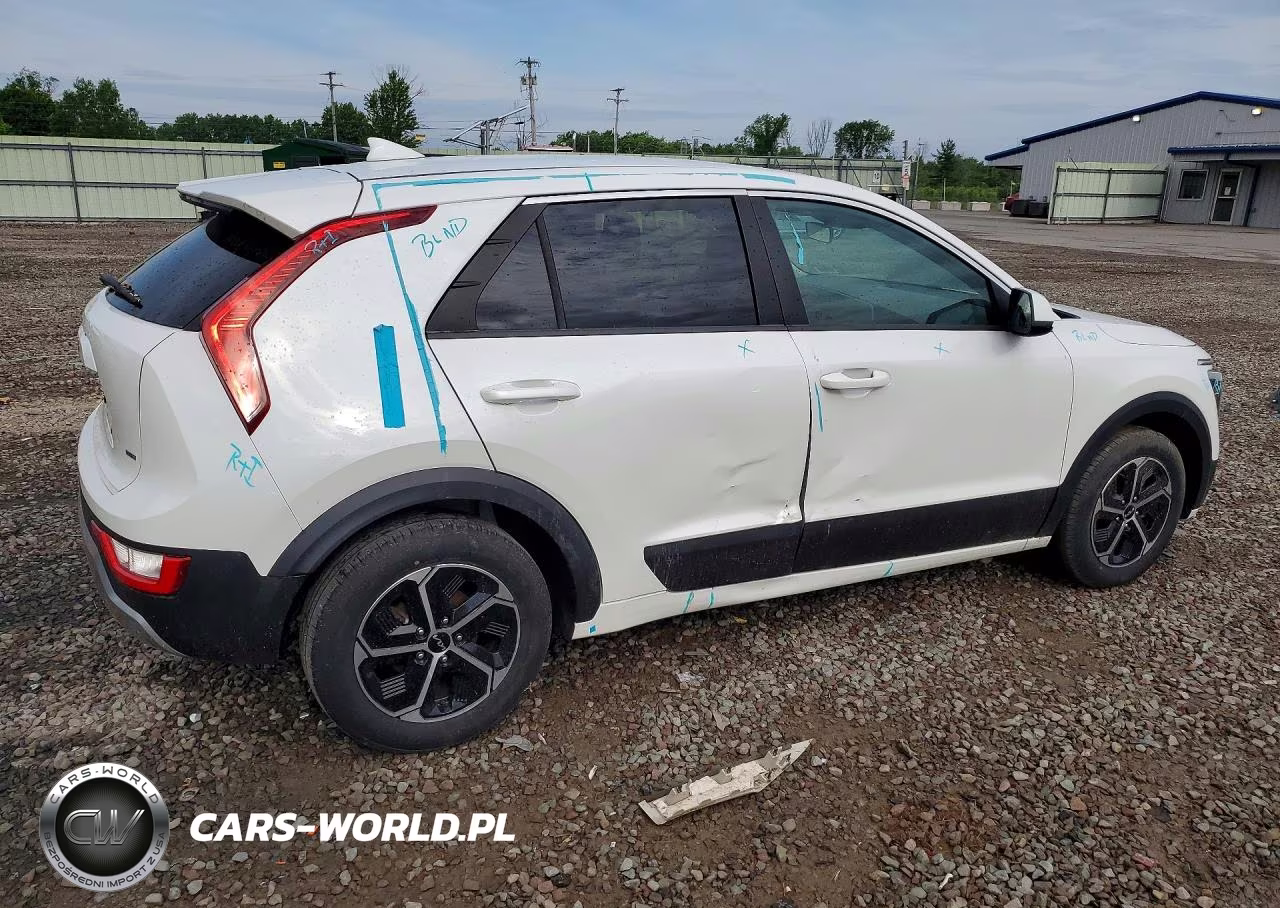 2023 Kia Niro Lx VIN:KNDCP3LE5P5061164 - 3