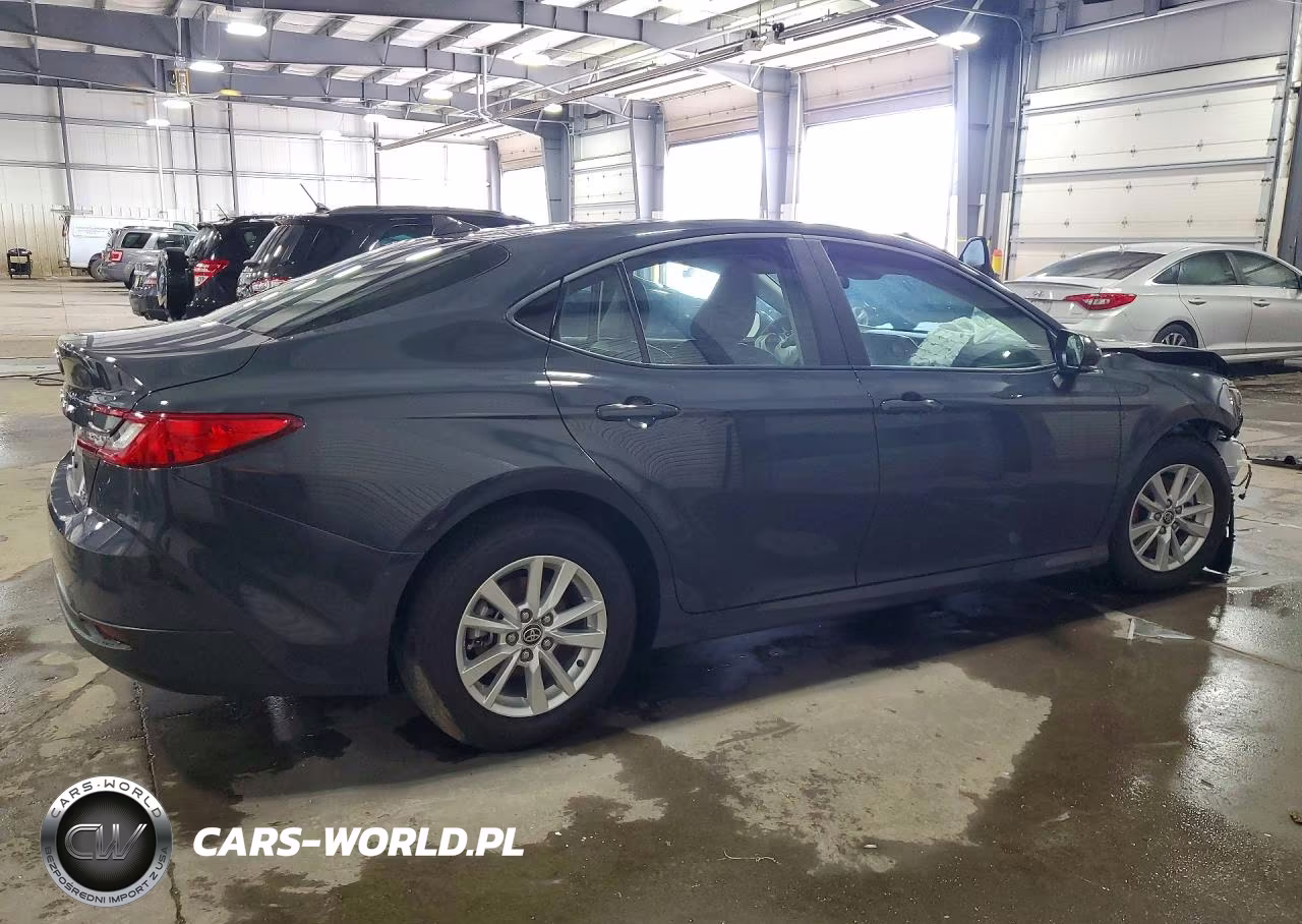 2025 Toyota Camry Le VIN:4T1DAACK2SU589223 - 3