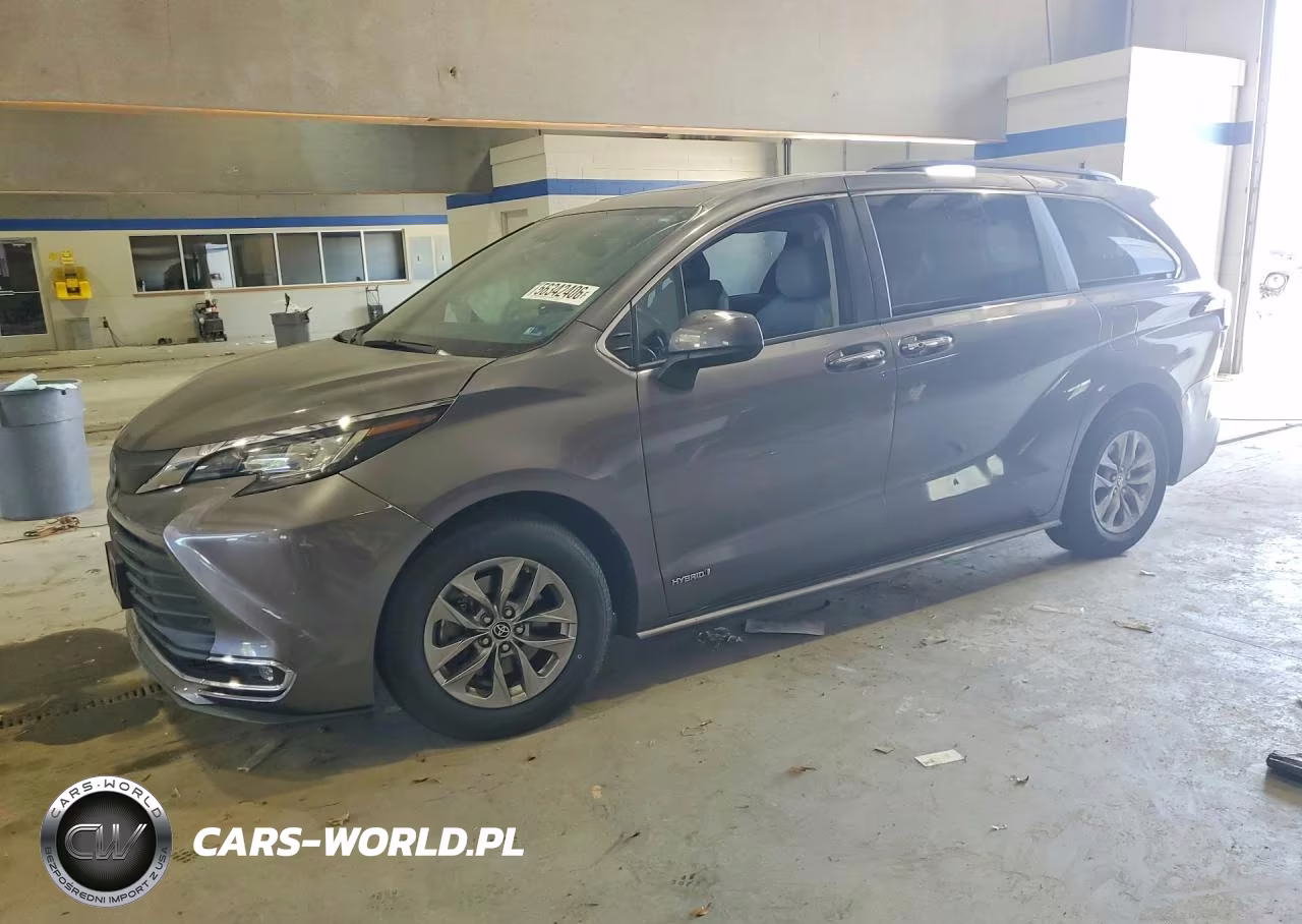 2021 Toyota Sienna Xle