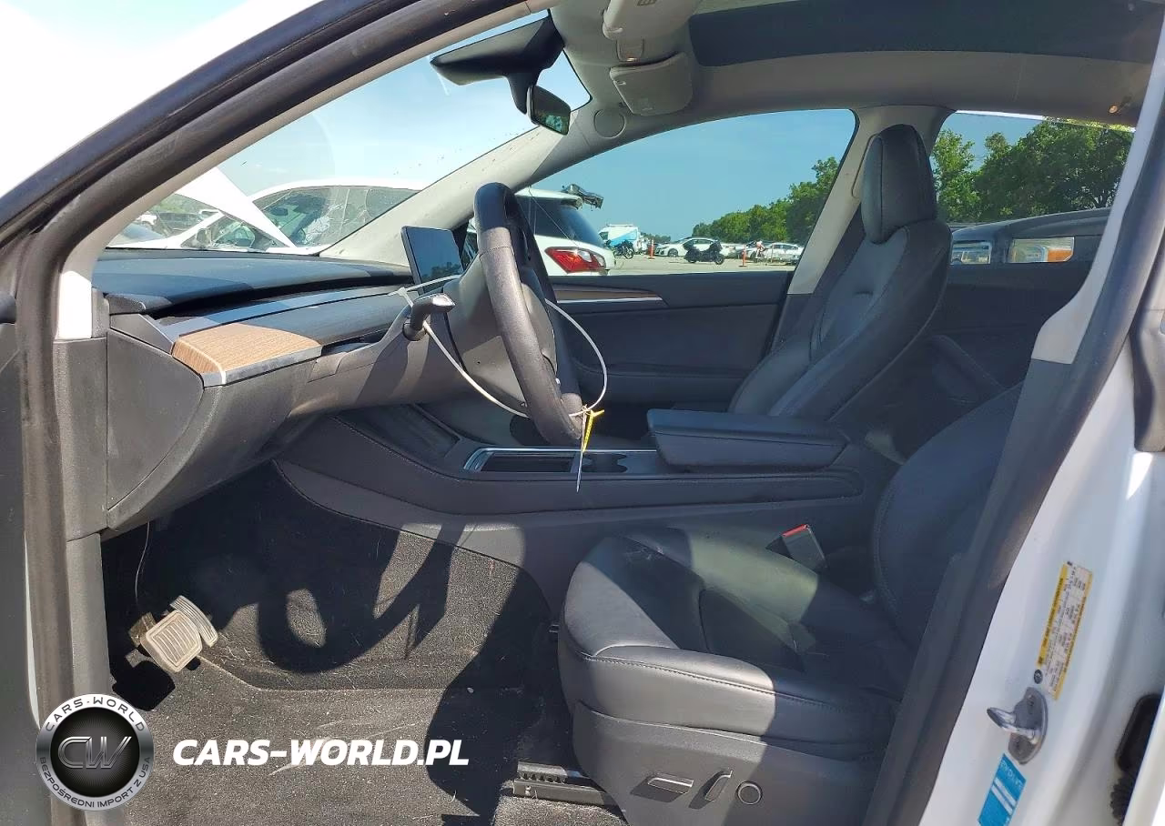 2023 Tesla Model Y VIN:7SAYGDEE4PF786989 - 7