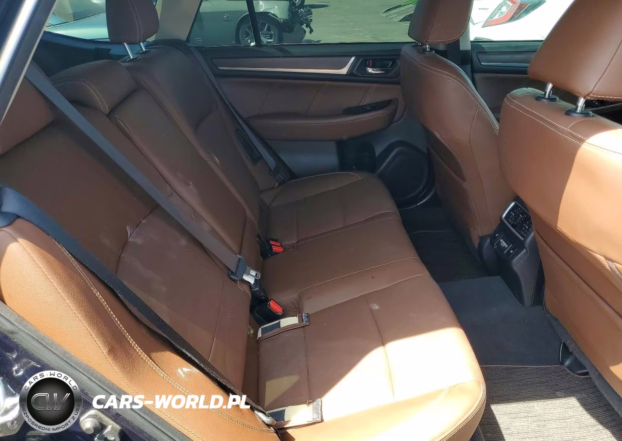 2018 Subaru Outback Touring VIN:4S4BSETC4J3373172 - 11