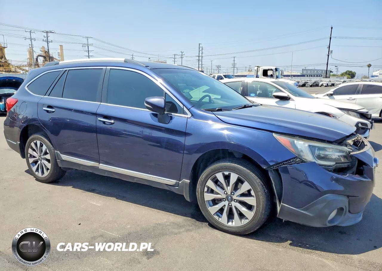 2018 Subaru Outback Touring VIN:4S4BSETC4J3373172 - 4