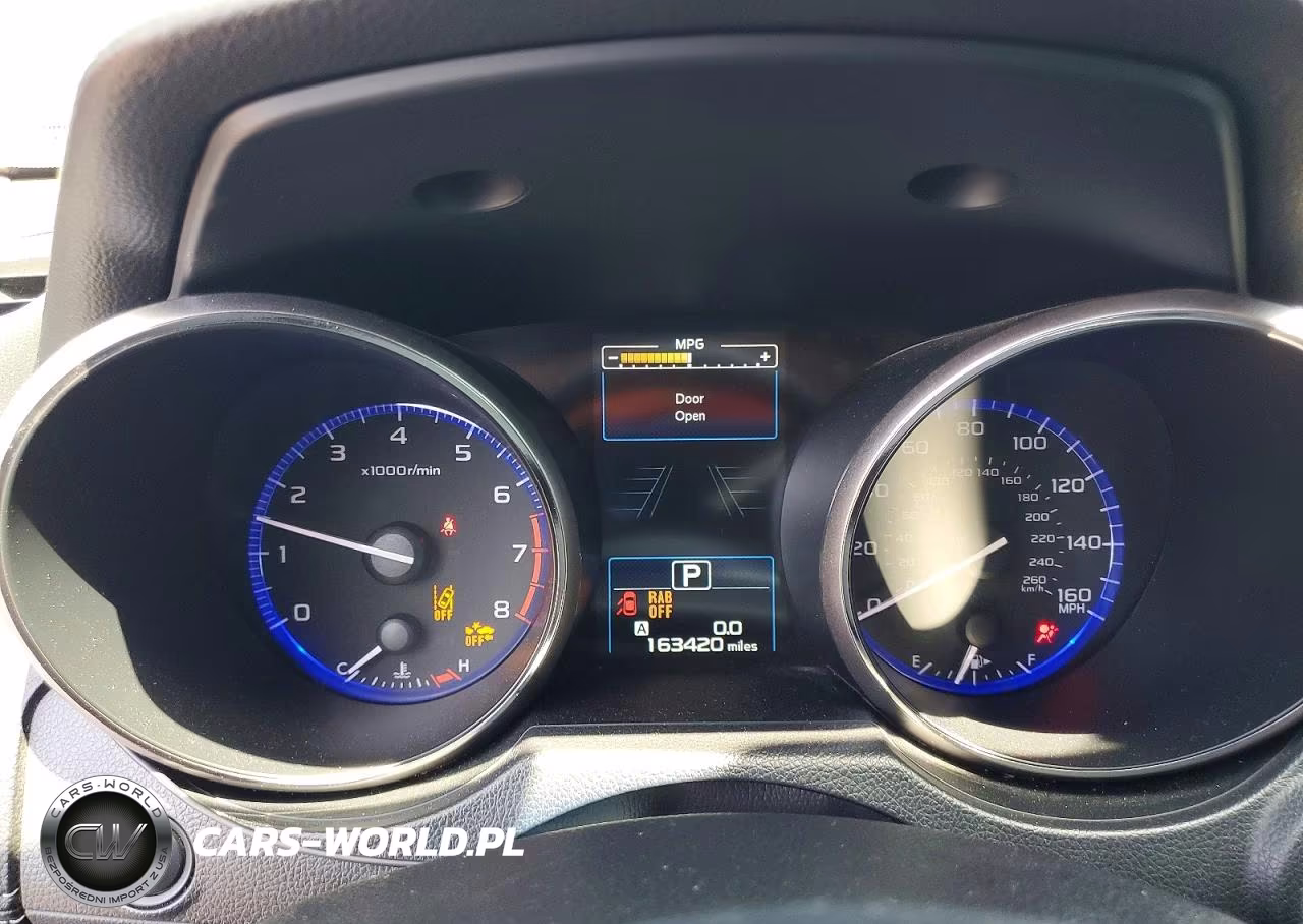2018 Subaru Outback Touring VIN:4S4BSETC4J3373172 - 9
