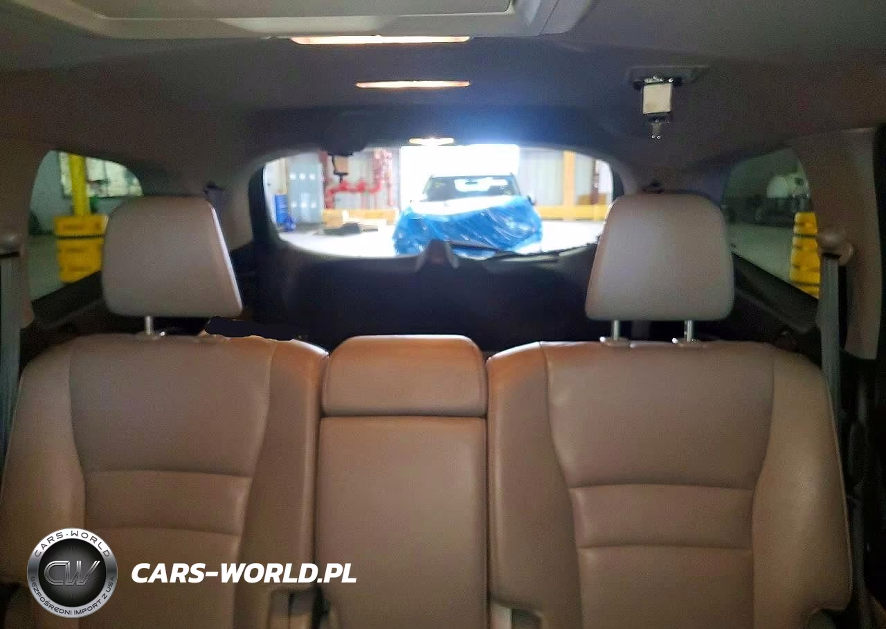 2017 Honda Pilot Touring VIN:5FNYF5H9XHB007956 - 10