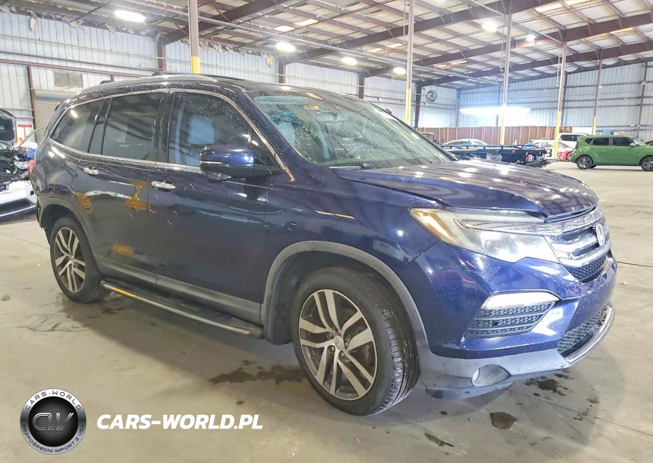 2017 Honda Pilot Touring VIN:5FNYF5H9XHB007956 - 4