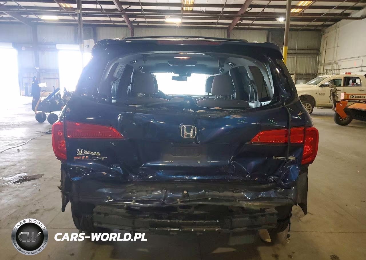 2017 Honda Pilot Touring VIN:5FNYF5H9XHB007956 - 6