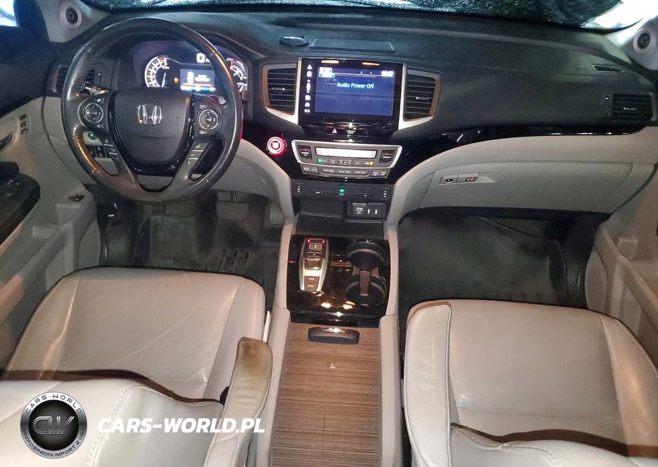 2017 Honda Pilot Touring VIN:5FNYF5H9XHB007956 - 8