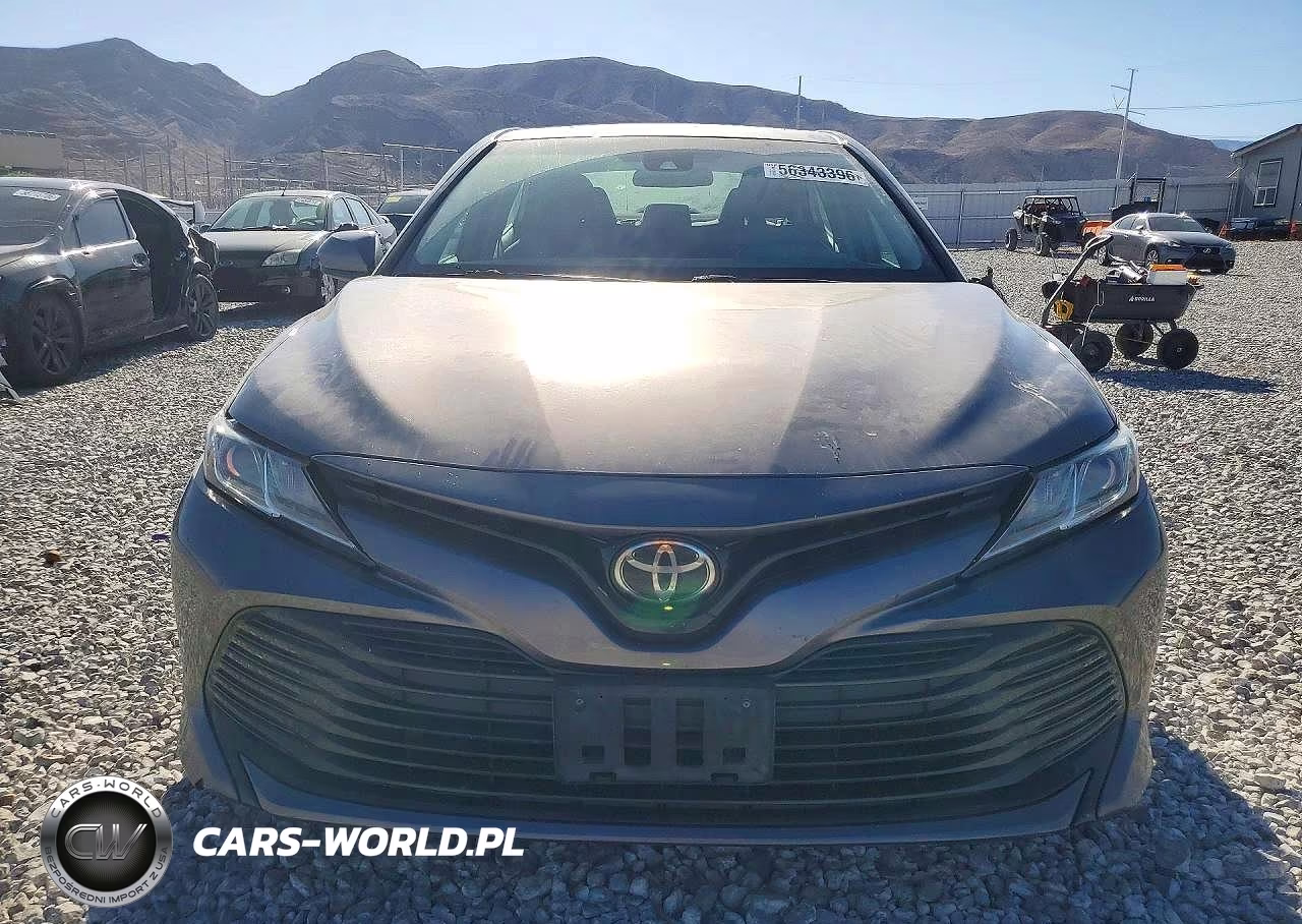 2018 Toyota Camry Le VIN:4T1B11HK3JU568122 - 5