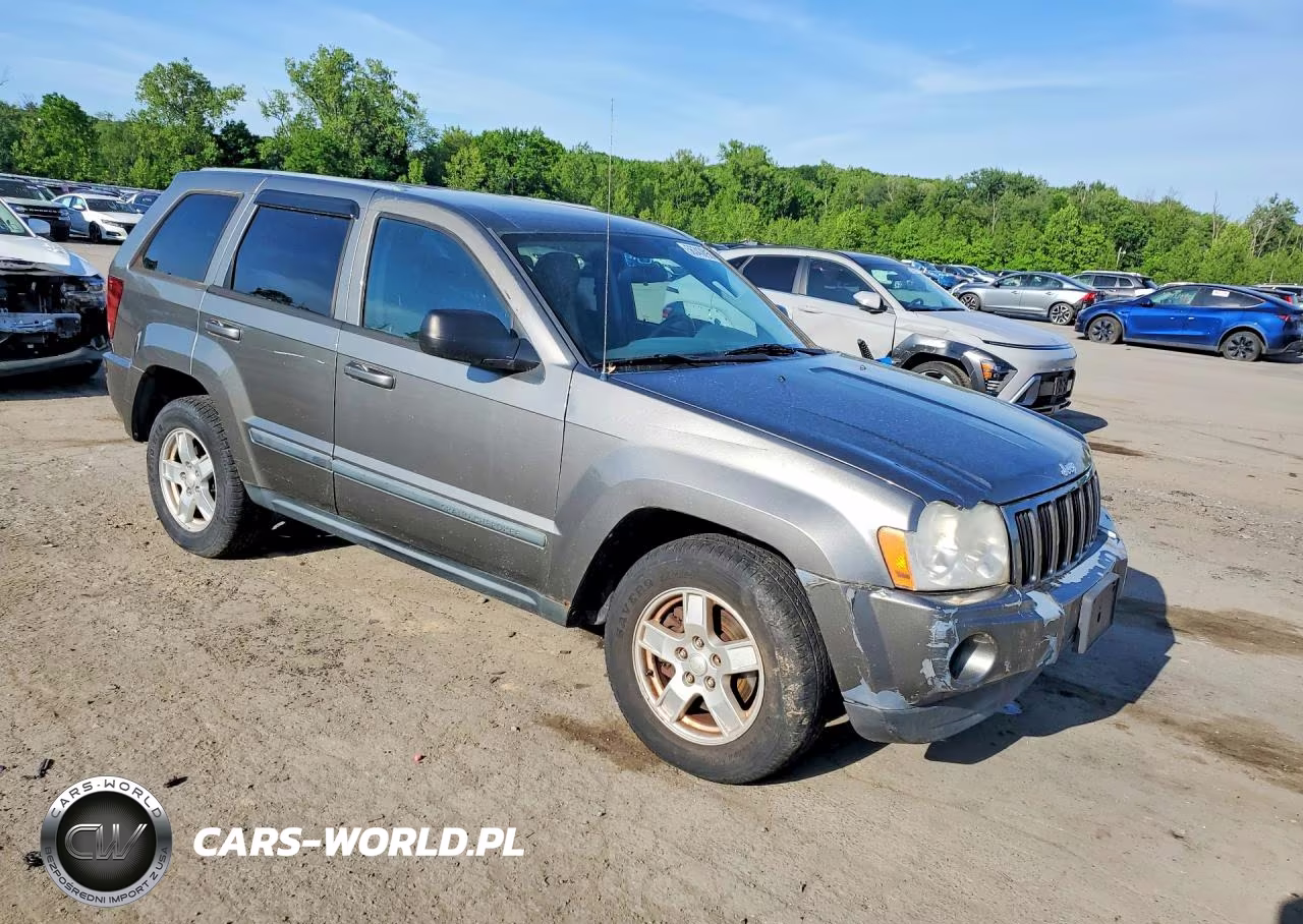 2007 Jeep Grand Cherokee Laredo VIN:1J8GR48K87C640637 - 4