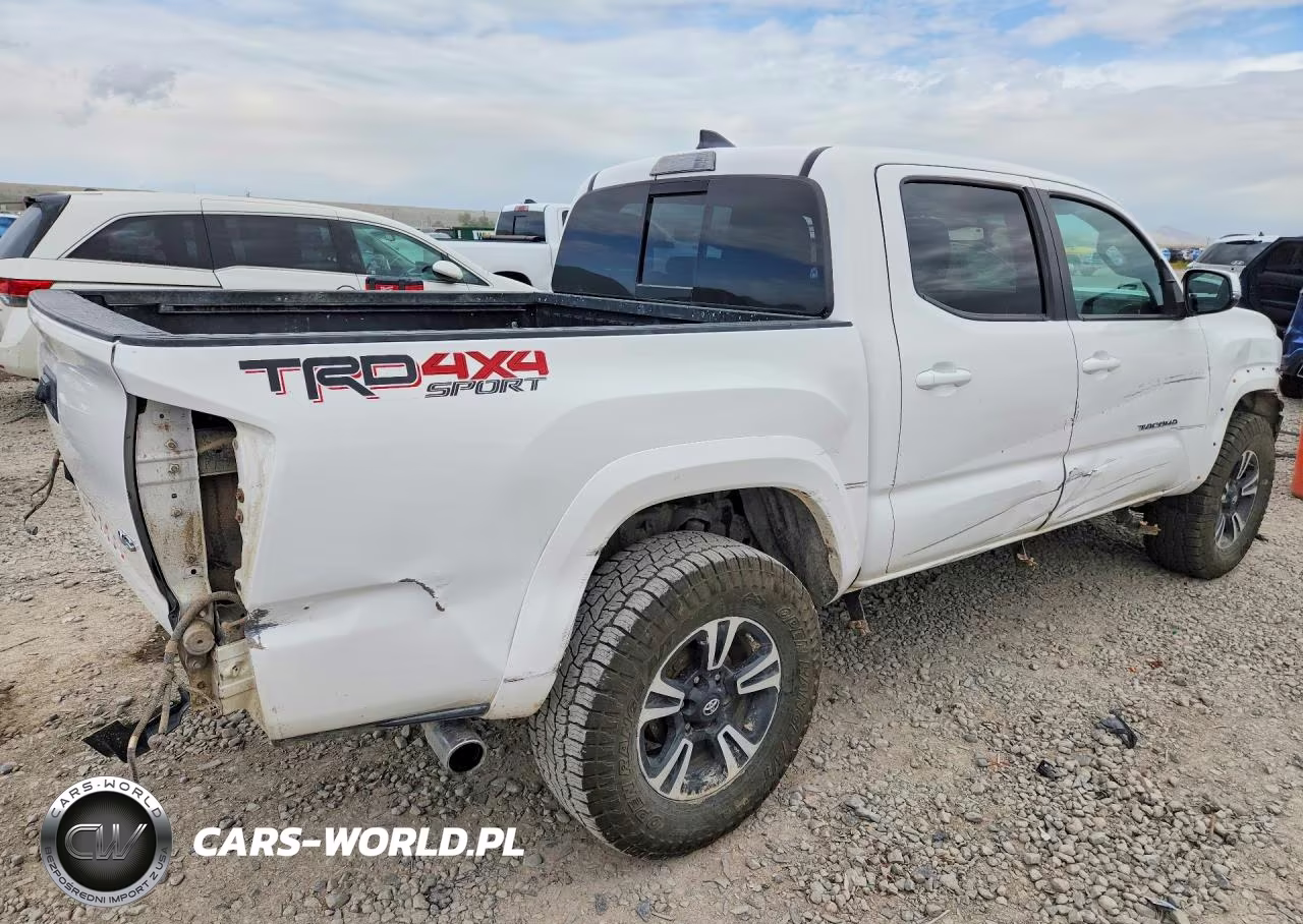 2017 Toyota Tacoma Trd Sport VIN:3TMCZ5AN1HM104113 - 3