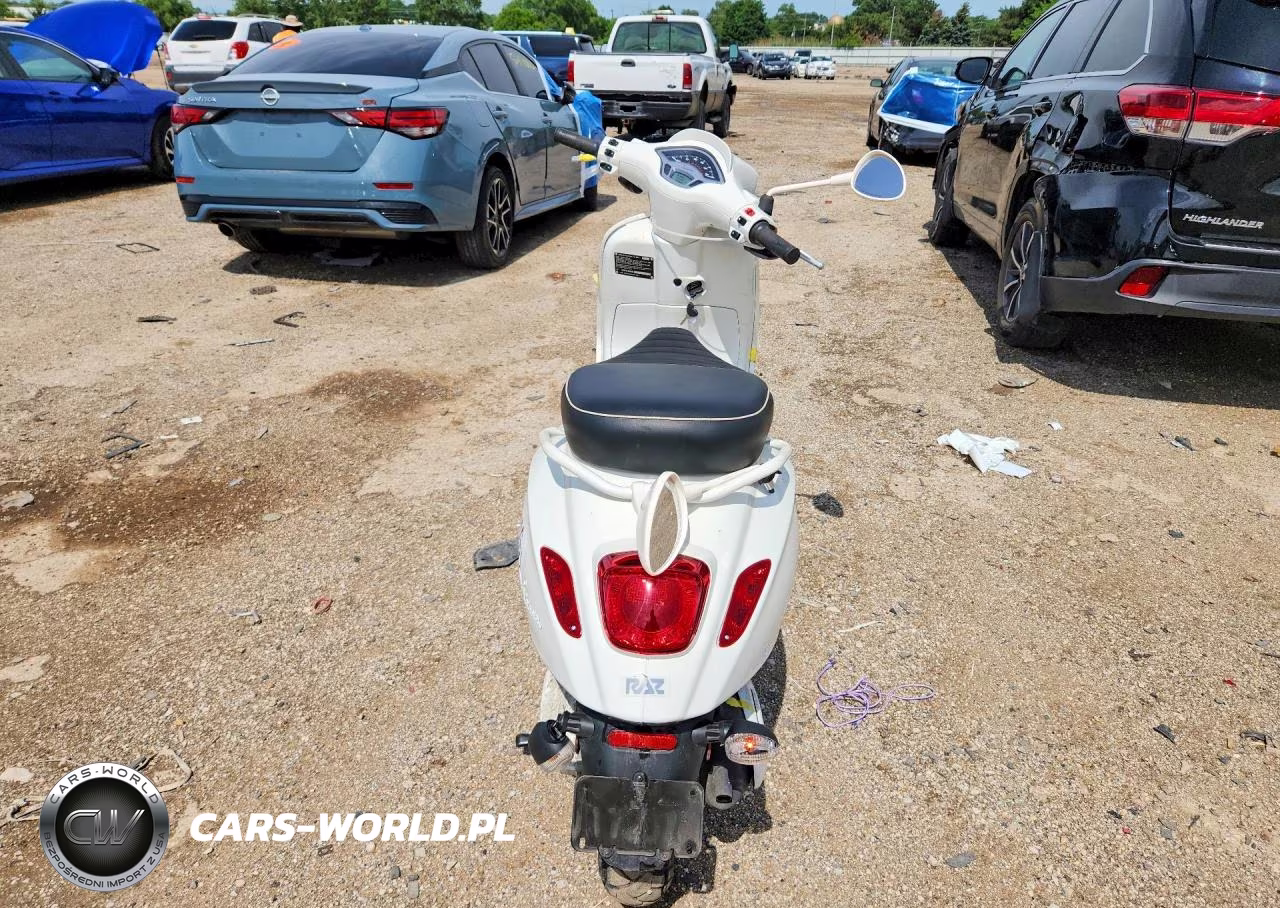 2023 Vespa Primavera-Sprint 50 VIN:ZAPCA06BXP5202813 - 4