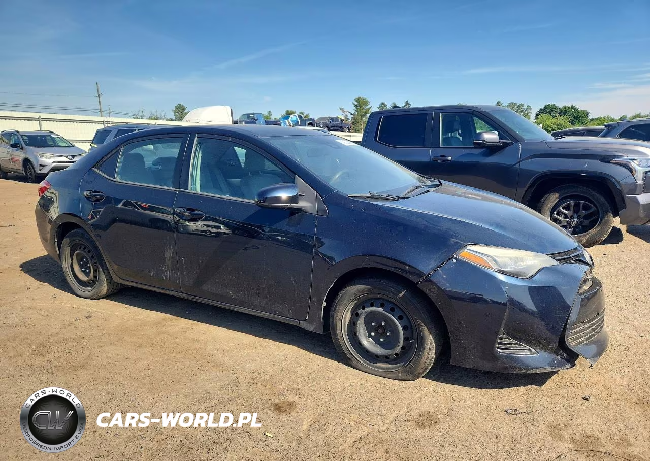 2018 Toyota Corolla Le VIN:2T1BURHE5JC994377 - 4