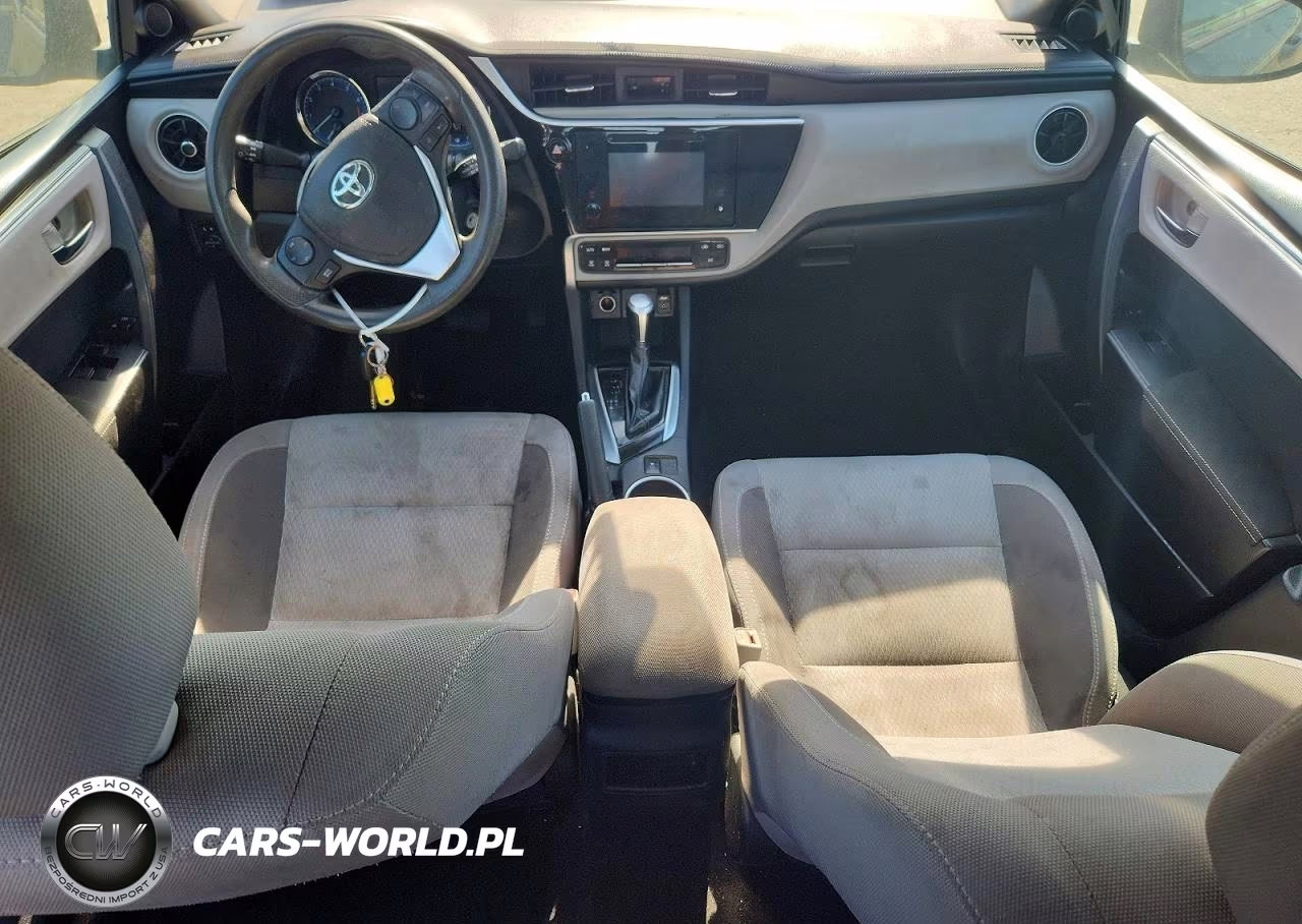 2018 Toyota Corolla Le VIN:2T1BURHE5JC994377 - 8