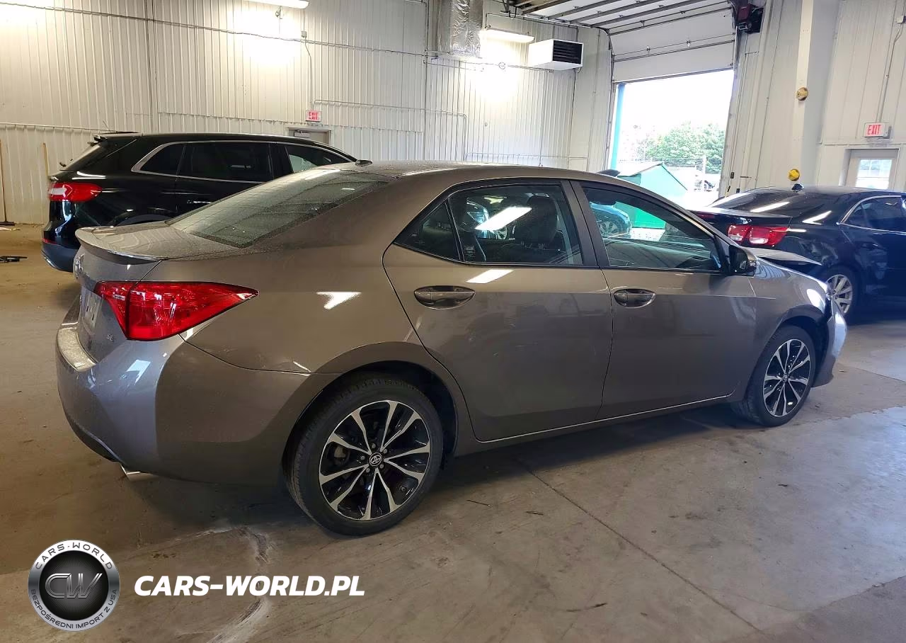 2018 Toyota Corolla Se VIN:2T1BURHE3JC077745 - 3