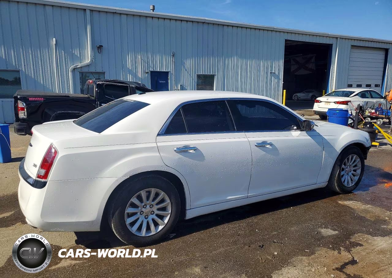 2013 Chrysler 300 VIN:2C3CCAAG3DH615332 - 3
