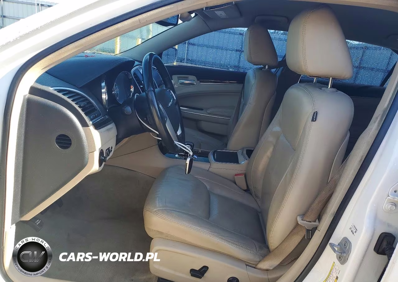 2013 Chrysler 300 VIN:2C3CCAAG3DH615332 - 7