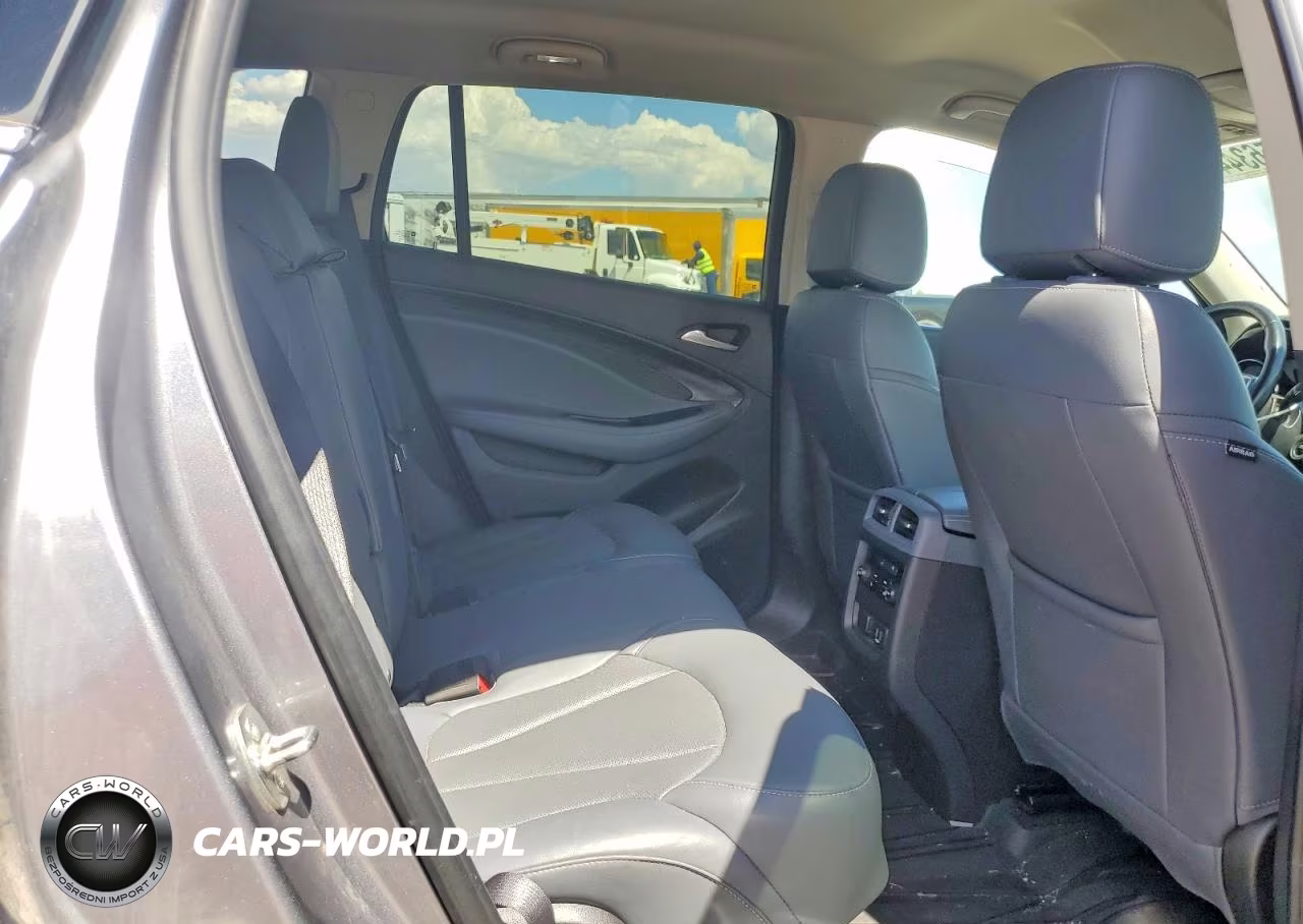 2020 Buick Envision Essence VIN:LRBFXCSA7LD113193 - 11