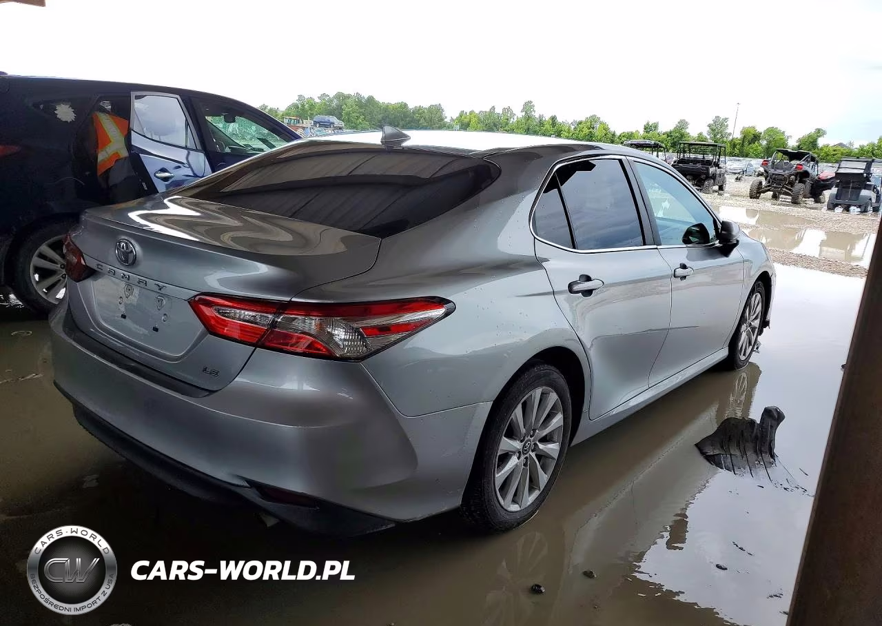 2019 Toyota Camry Le VIN:4T1B11HK3KU800400 - 3
