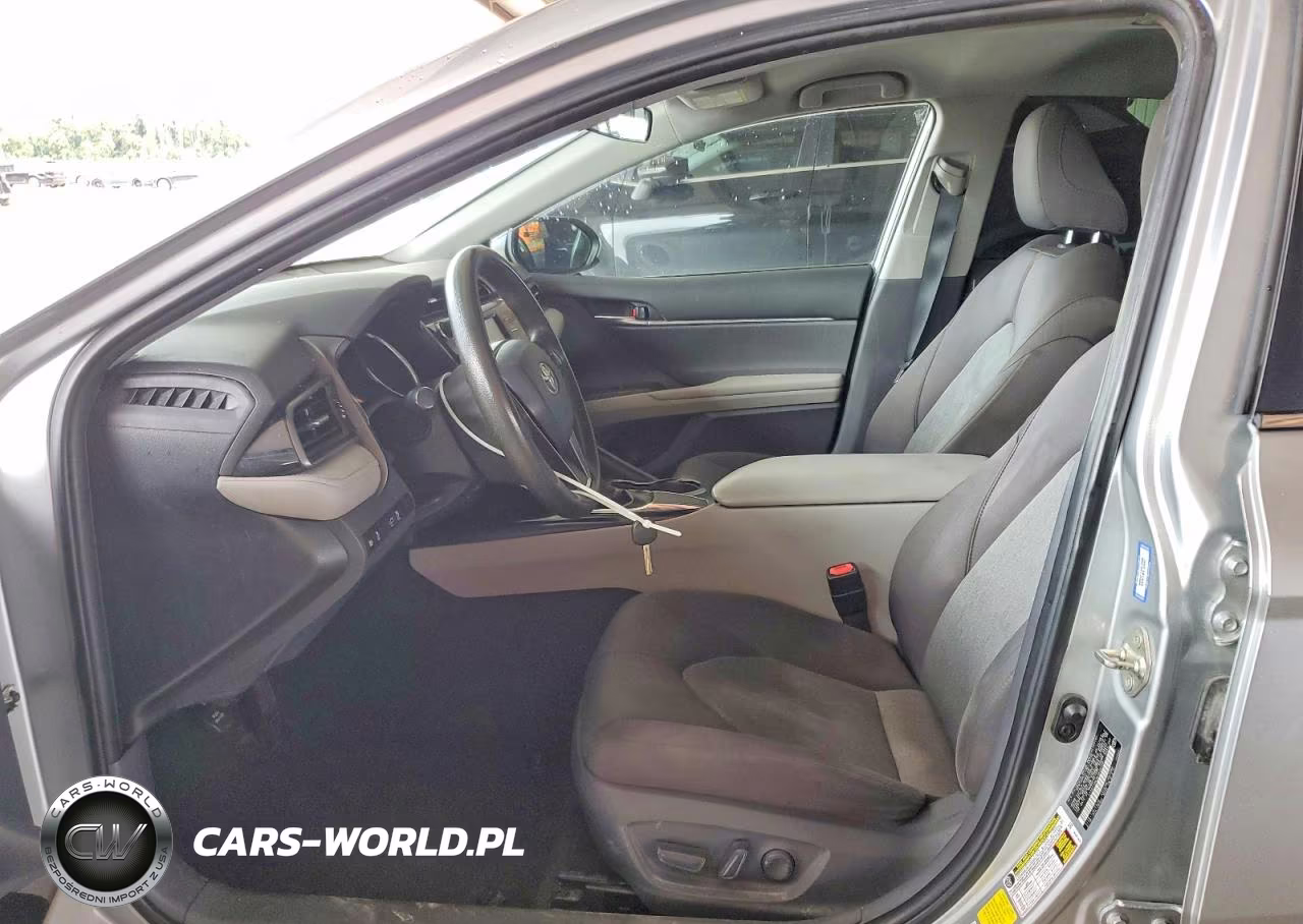 2019 Toyota Camry Le VIN:4T1B11HK3KU800400 - 7