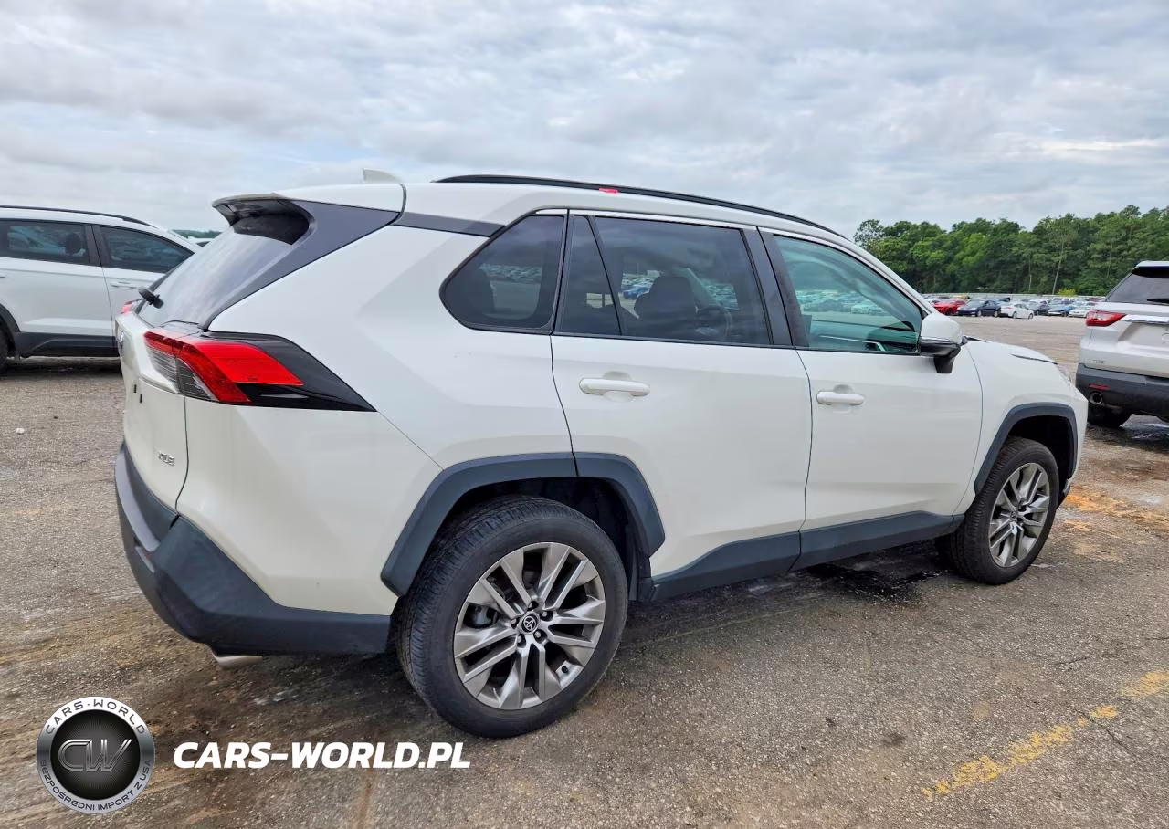 2022 Toyota Rav4 Xle Premium VIN:2T3C1RFV3NW220043 - 3