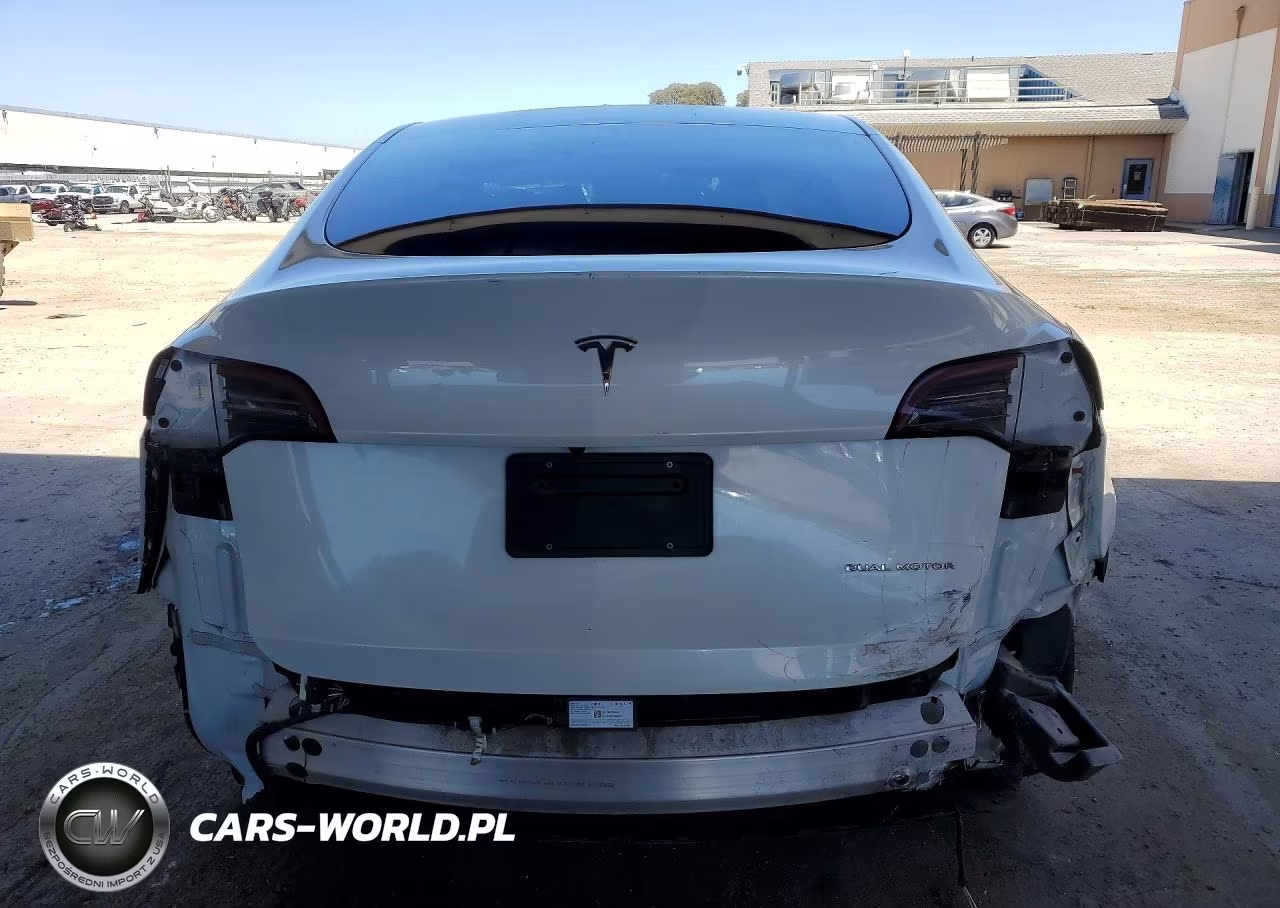 2023 Tesla Model Y VIN:7SAYGDEE0PF637124 - 6