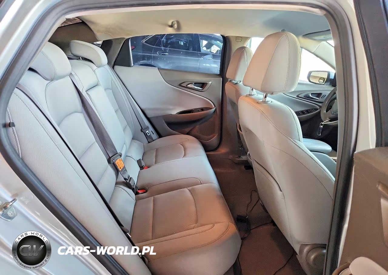2017 Chevrolet Malibu Lt VIN:1G1ZE5ST7HF158947 - 10