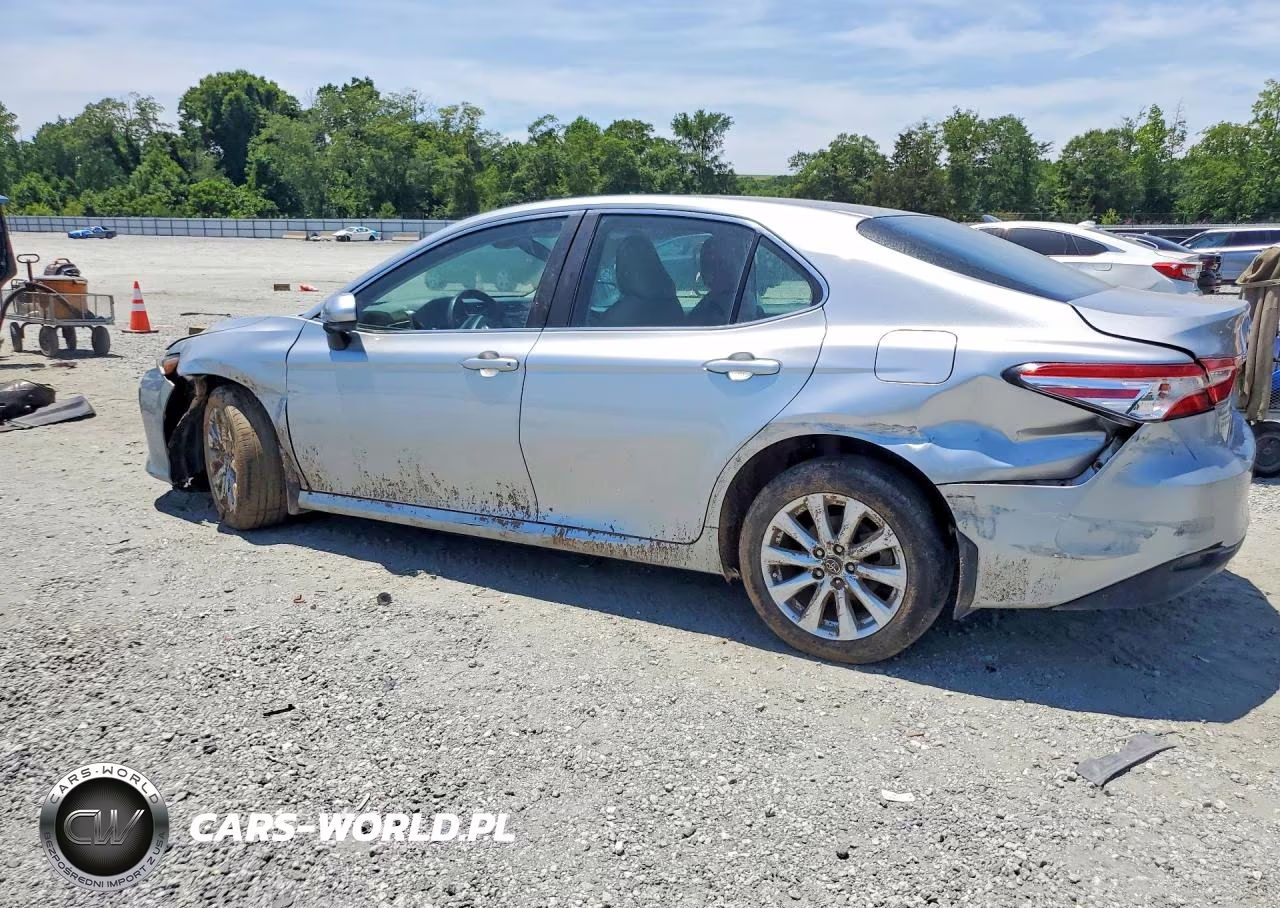 2018 Toyota Camry Le VIN:4T1B11HK3JU023201 - 2