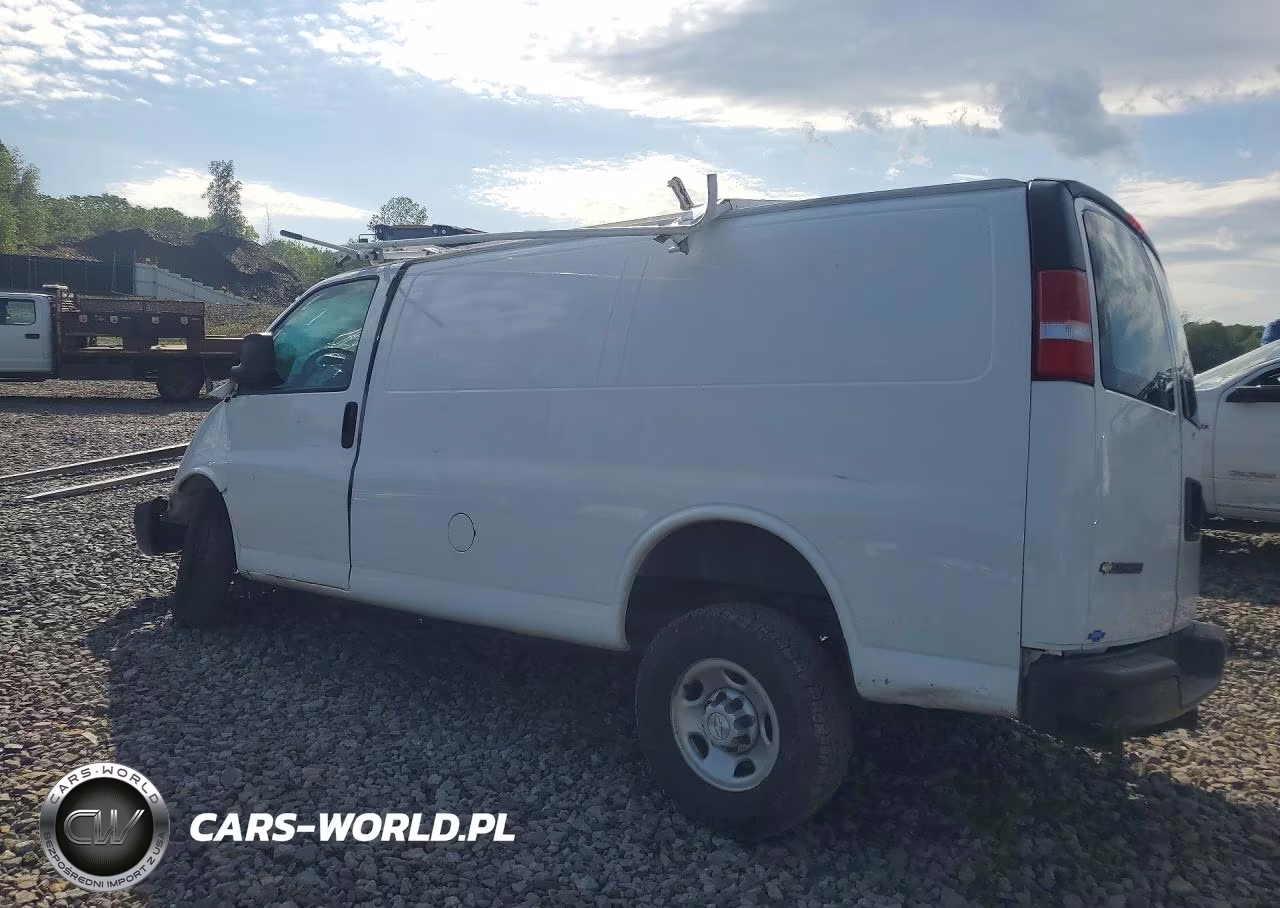 2018 Chevrolet Express G2500 VIN:1GCWGAFG6J1340362 - 2