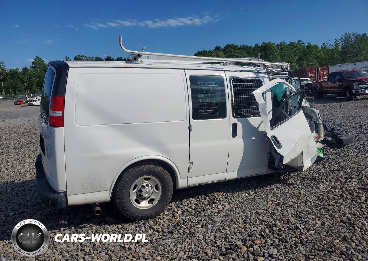 2018 Chevrolet Express G2500 VIN:1GCWGAFG6J1340362 - 3