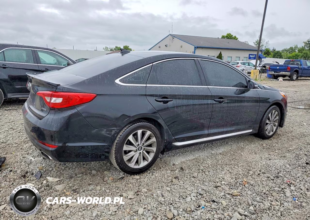 2015 Hyundai Sonata Sport VIN:5NPE34AFXFH034546 - 3