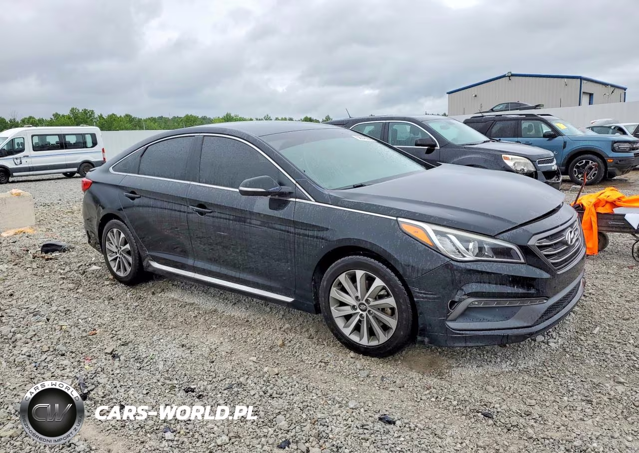 2015 Hyundai Sonata Sport VIN:5NPE34AFXFH034546 - 4