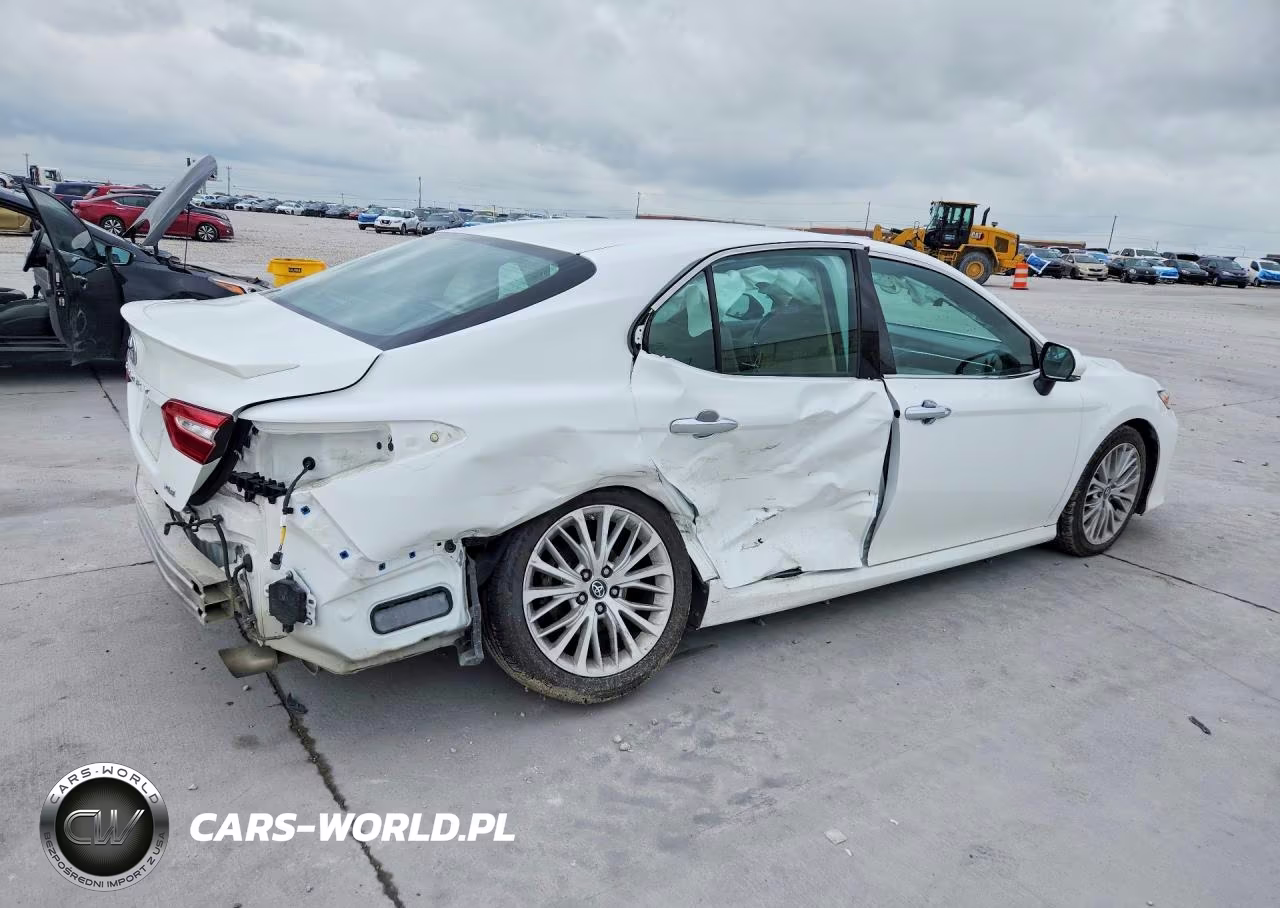 2018 Toyota Camry Xle VIN:4T1B11HK5JU129455 - 3