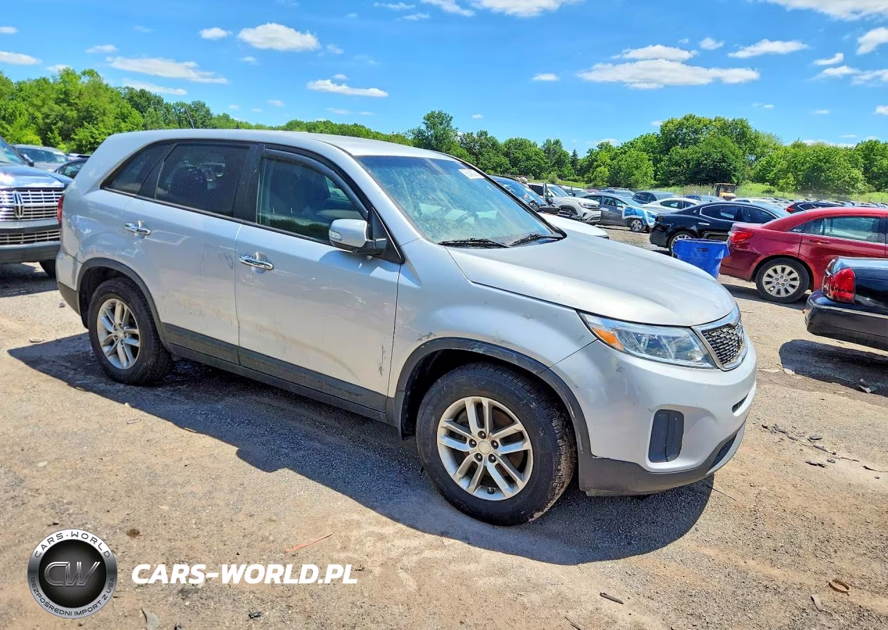 2015 Kia Sorento Lx VIN:5XYKT3A6XFG601732 - 4