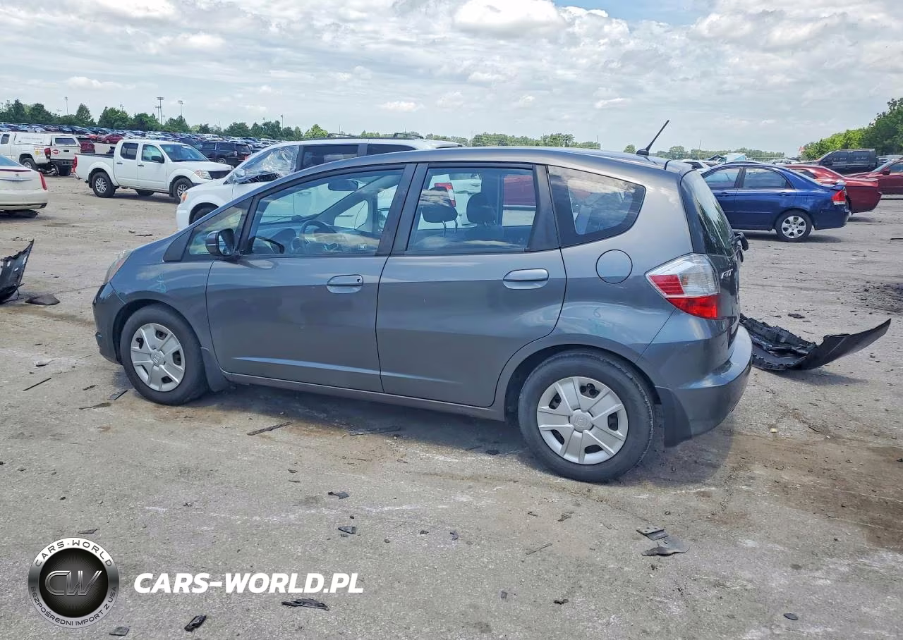 2013 Honda Fit VIN:JHMGE8H30DC070923 - 2